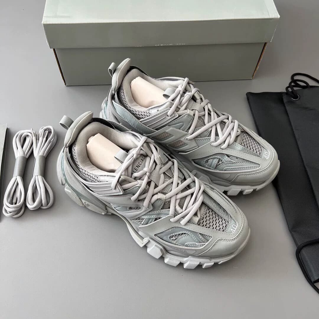 Кроссовки Balenciaga Balenciaga серого цвета от Daddy.