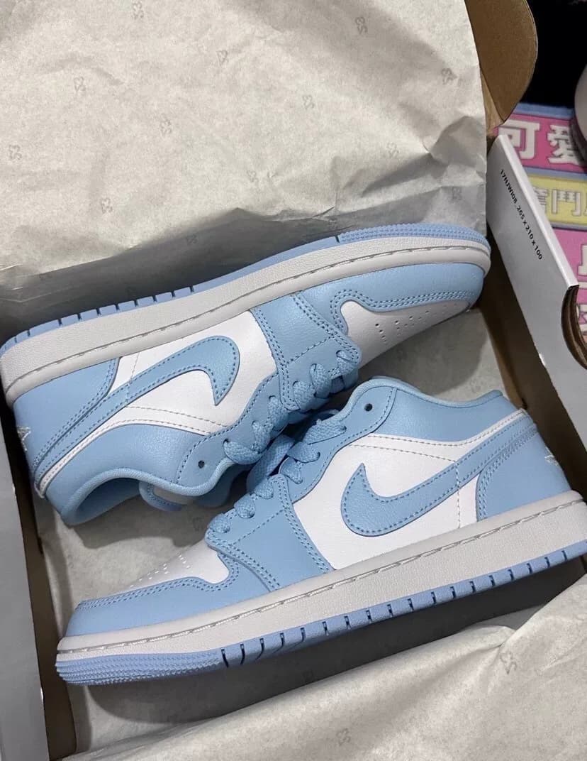 Спортивная обувь Nike Aj1 North Carolina Blue, повседневные кроссовки с низким вырезом, одинаковая тенденция для мужчин и женщин.