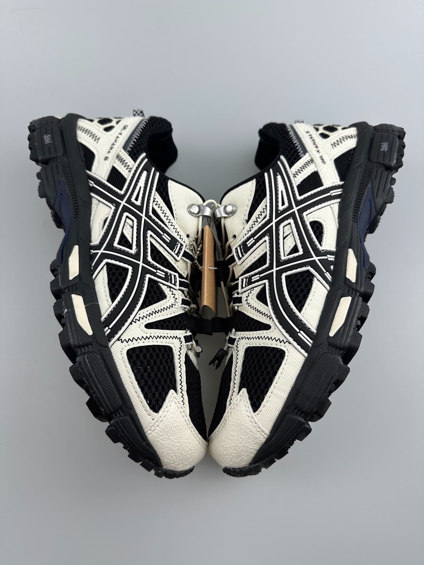 Совершенно новые кроссовки Asics GEL-KAHANA 8 FL для трейловых бегов, с биркой, без