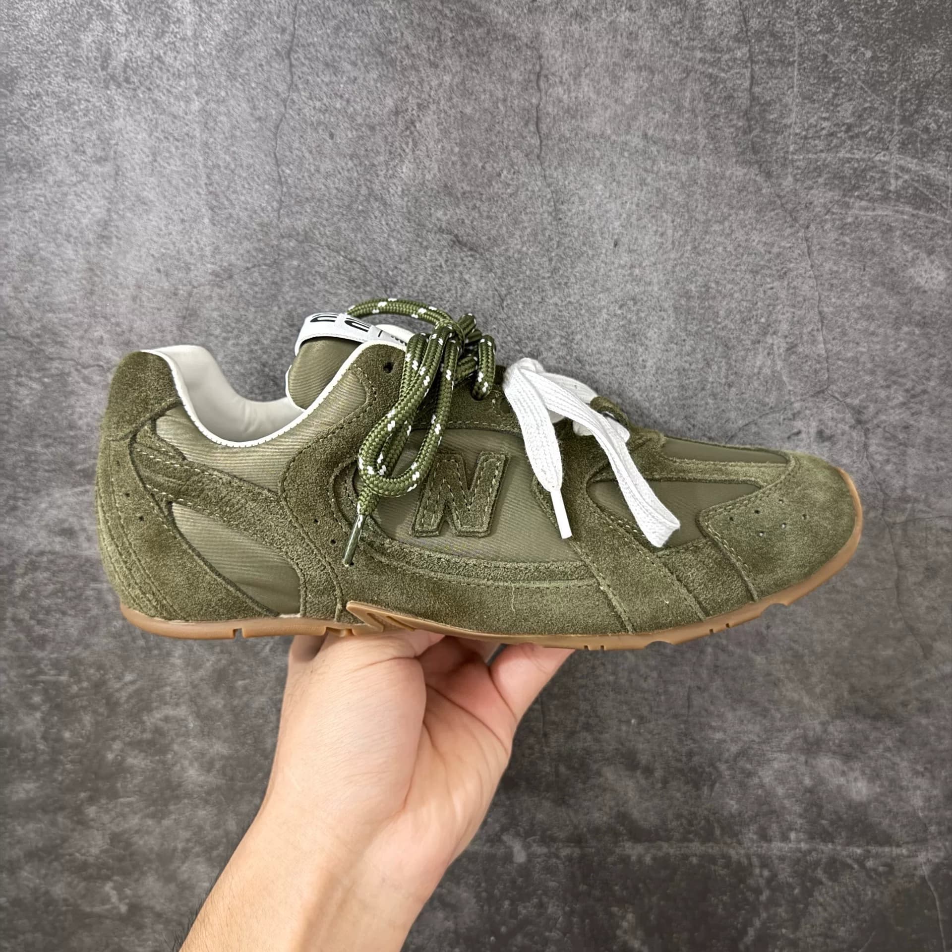 【Проверено】 Miu Miu x New Balance NB5