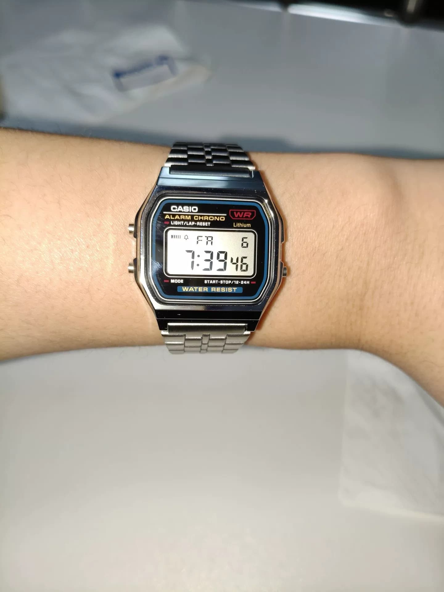 Маленькие квадратные электронные часы Casio A159W, серебристый металлический ремешок, основа