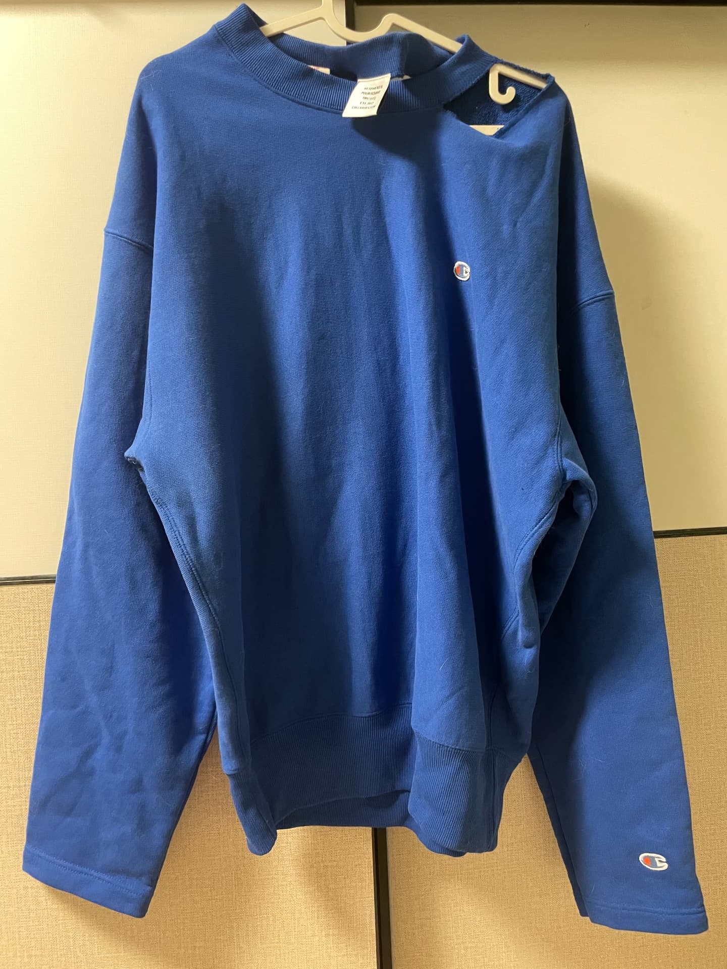 Свитер Champion × Vetements для уничтожения суставов