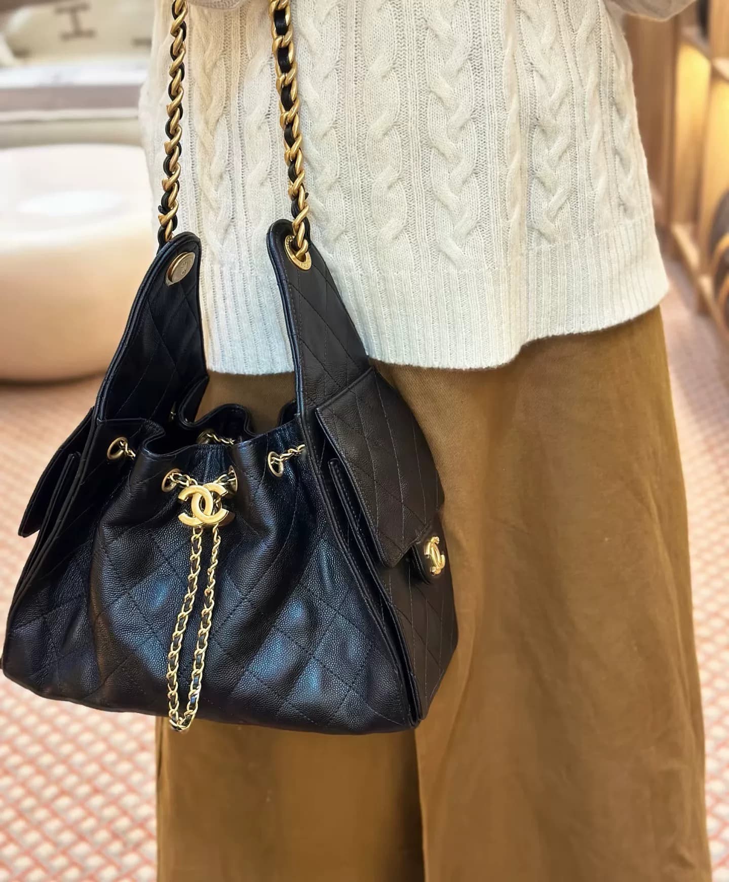 Совершенно новая сумка Chanel 25bag classic black gold bucket, классическая модель double C