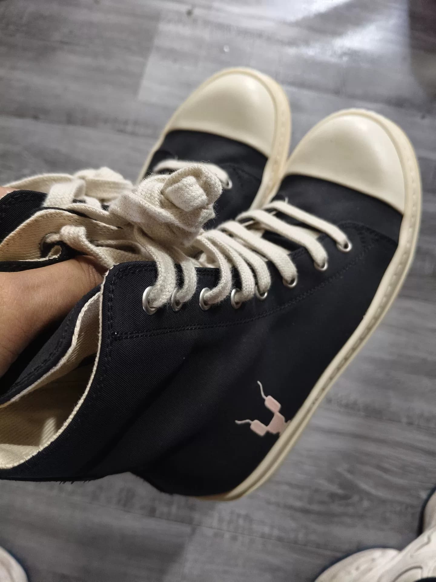 Парусиновые туфли Rick Owens Drkshdw сложной линейки с высоким берцем черного и белого цветов с
