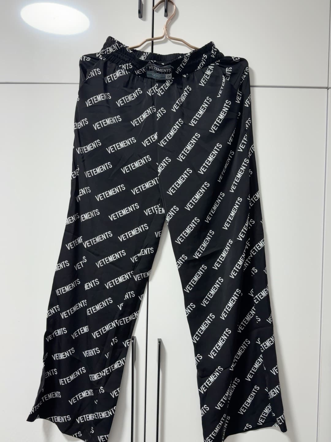 Повседневные брюки свободного кроя Vetements Witt с милым черным принтом и широкими штанинами для мужчин и женщин