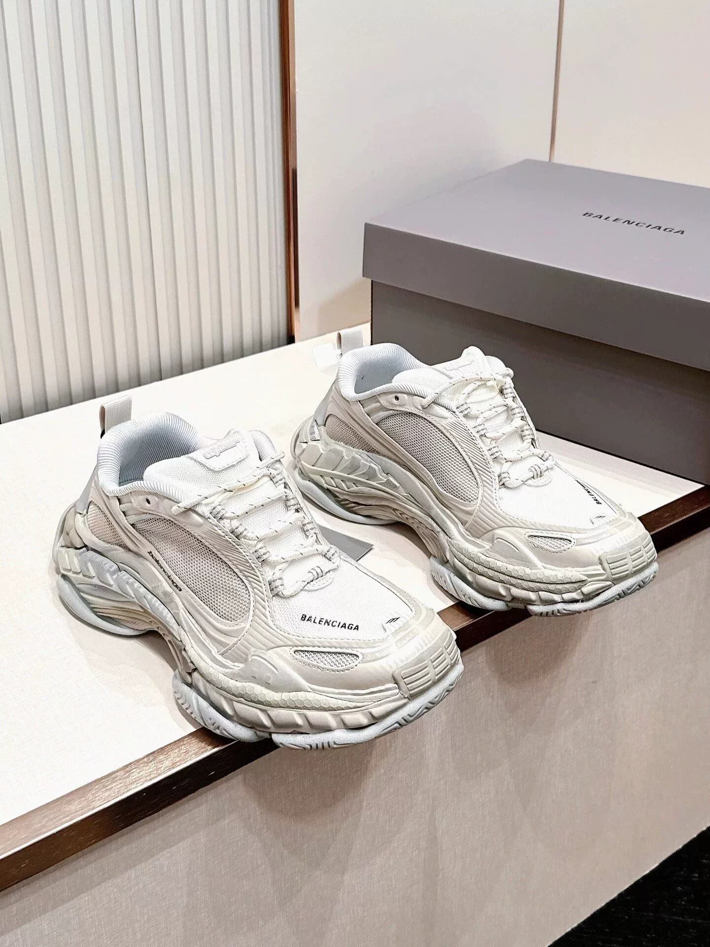 Совершенно новая ультрасовременная модель real shot Balenciaga Triple S 2,0м, белая папочка