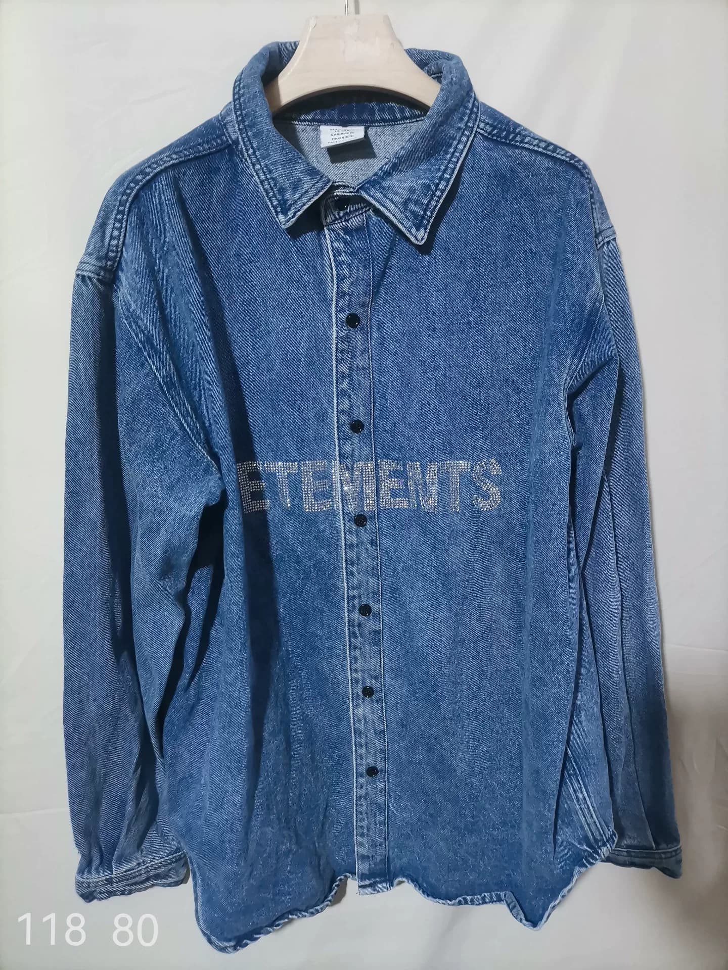 Джинсовая куртка-рубашка VETEMENTS размера S свободного кроя в одном стиле для мужчин и женщин