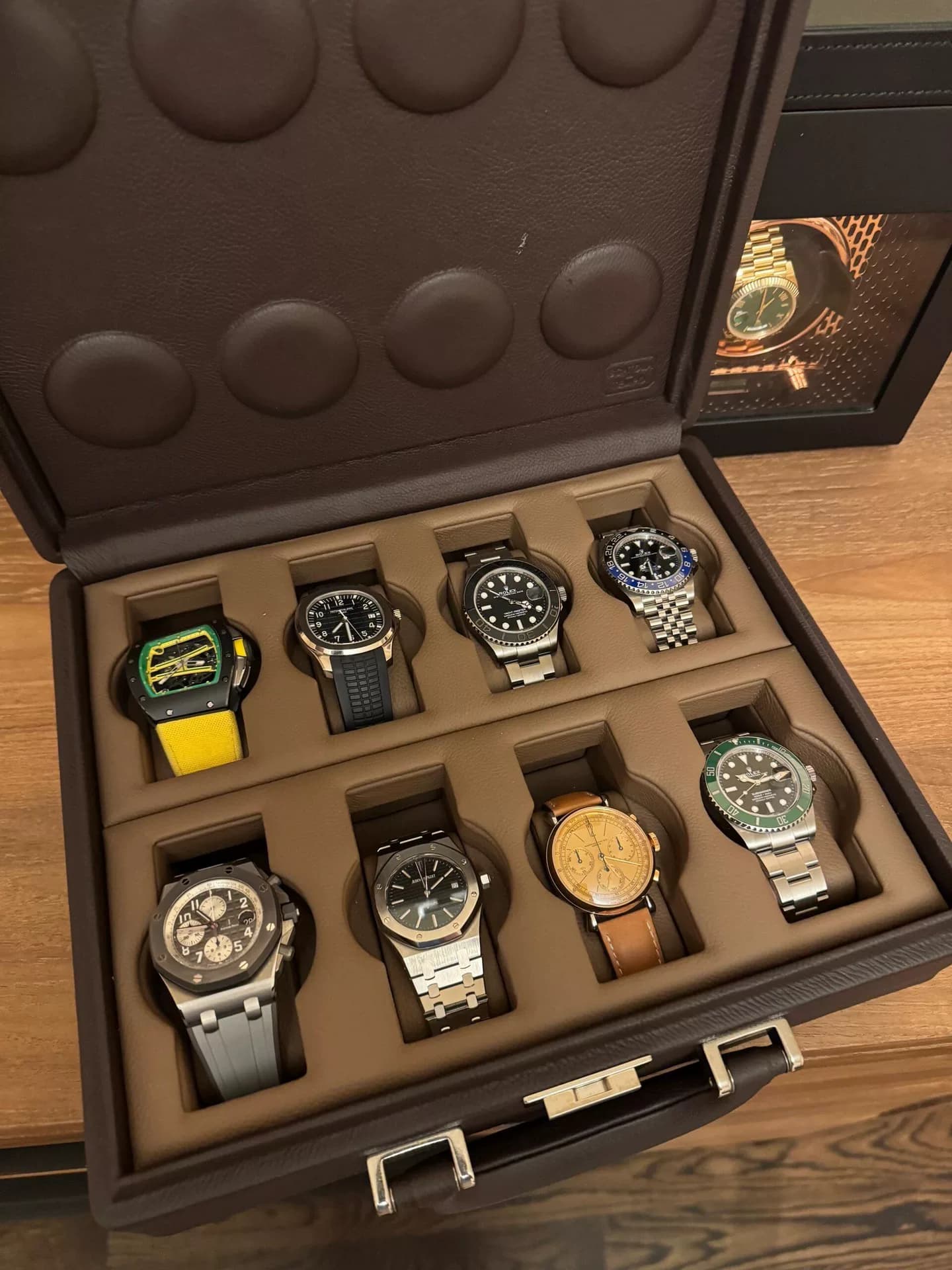 Source factory Guangzhou Zhanxi watch - это высококачественные, новые, высококачественные автоматические механические часы, кварцевые часы оптом и в…