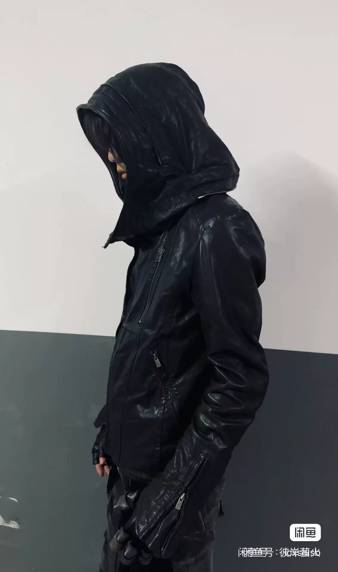 Кожаная куртка с капюшоном и воротником особой формы от Rick owens кожаная куртка julius_7 L