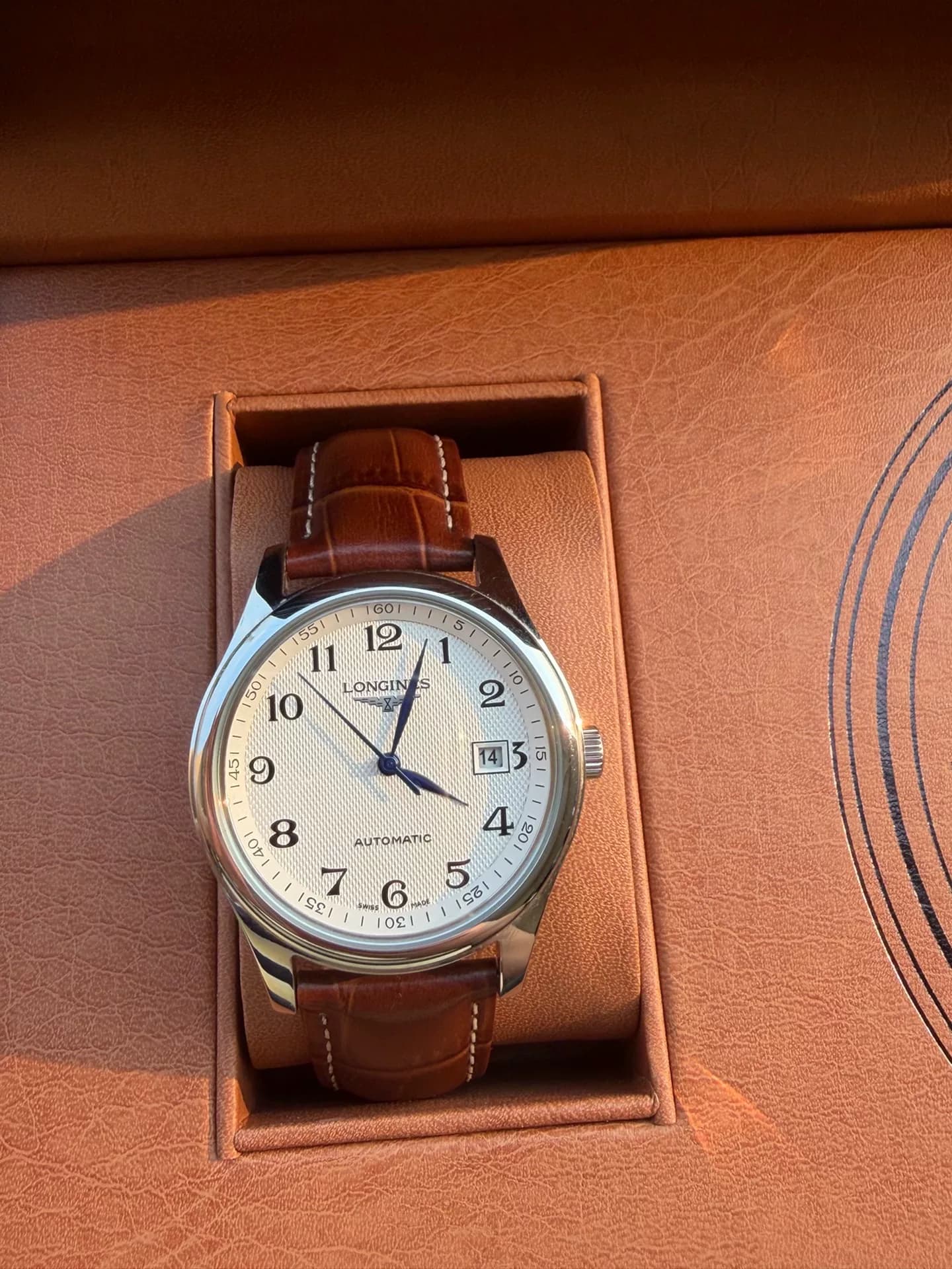Спешите приобрести мужские механические часы Longines Master собственного производства компании Qin в коричневой коробке на ремне.на 98% новый, его н…