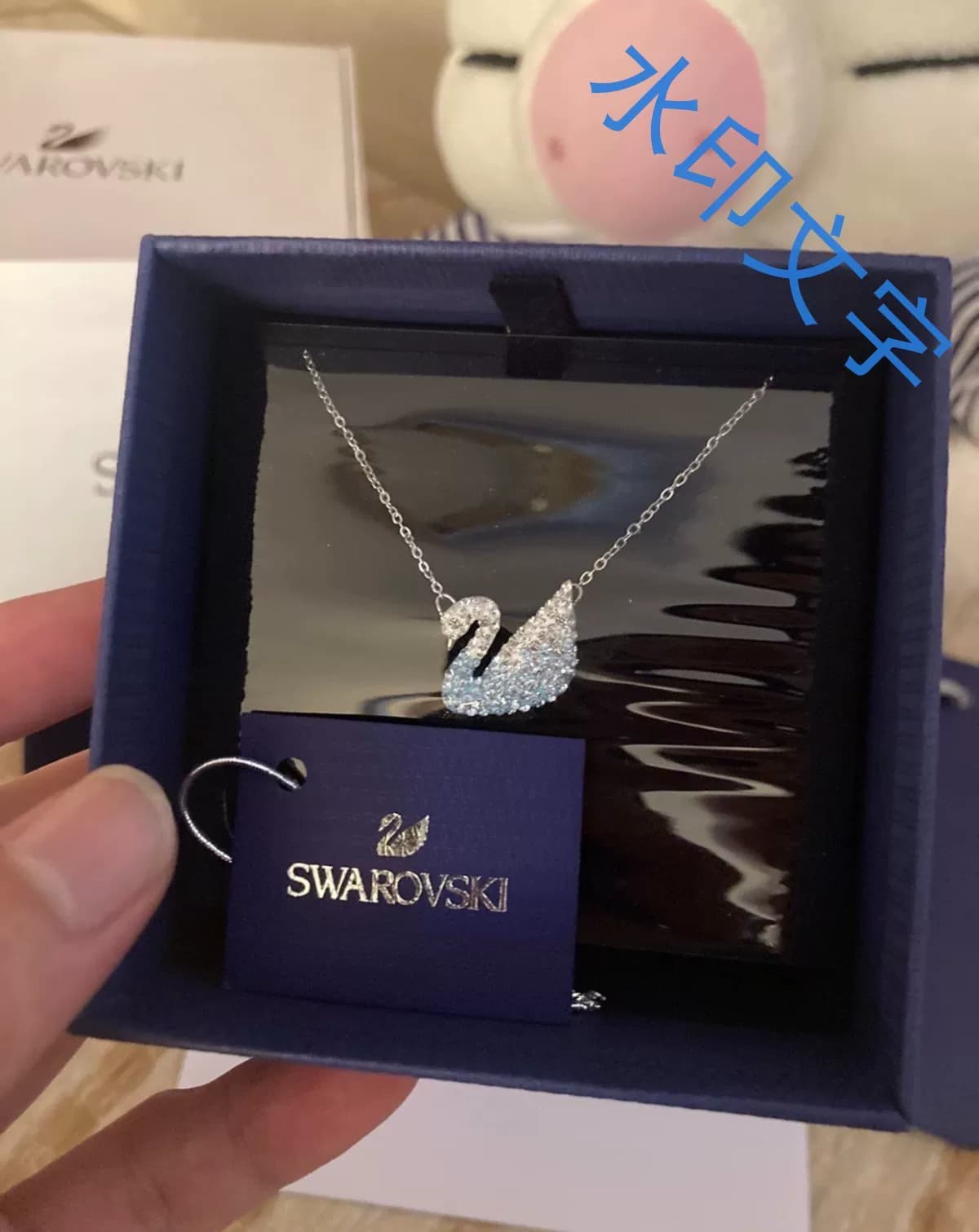 Срочно продается! (можно проверить) Совершенно новое ожерелье Swarovski с градиентным синим лебедем||| Можно носить самому или подарить, очень подход…
