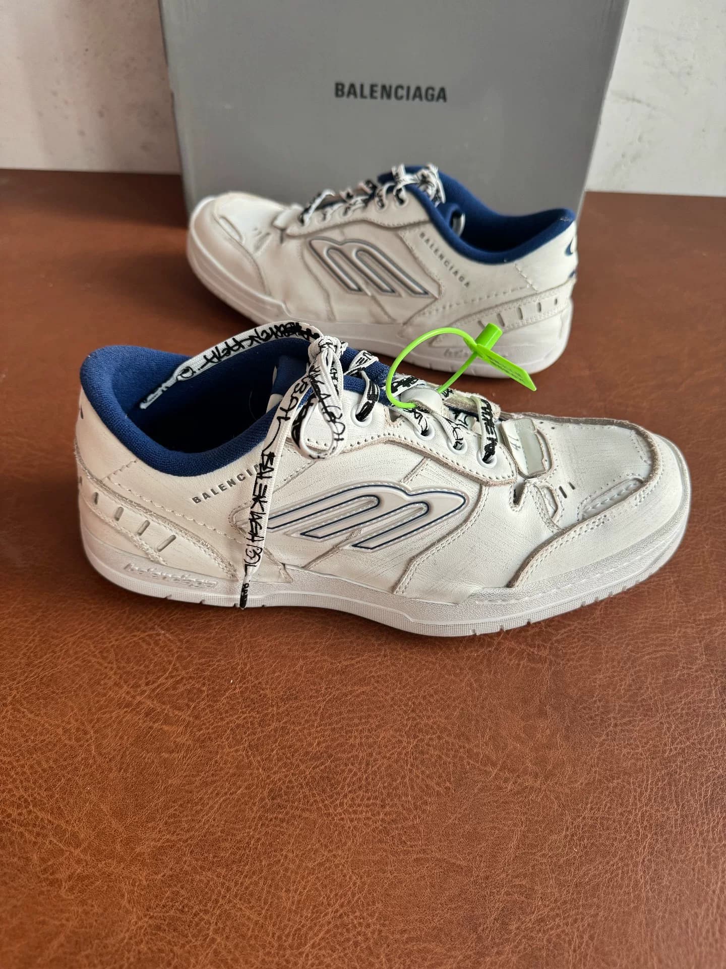 Оригинальная верхняя Парижская одежда Balenciaga 18-го поколения.