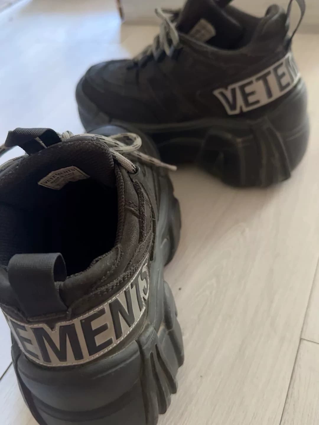 Из vetements 90% новых