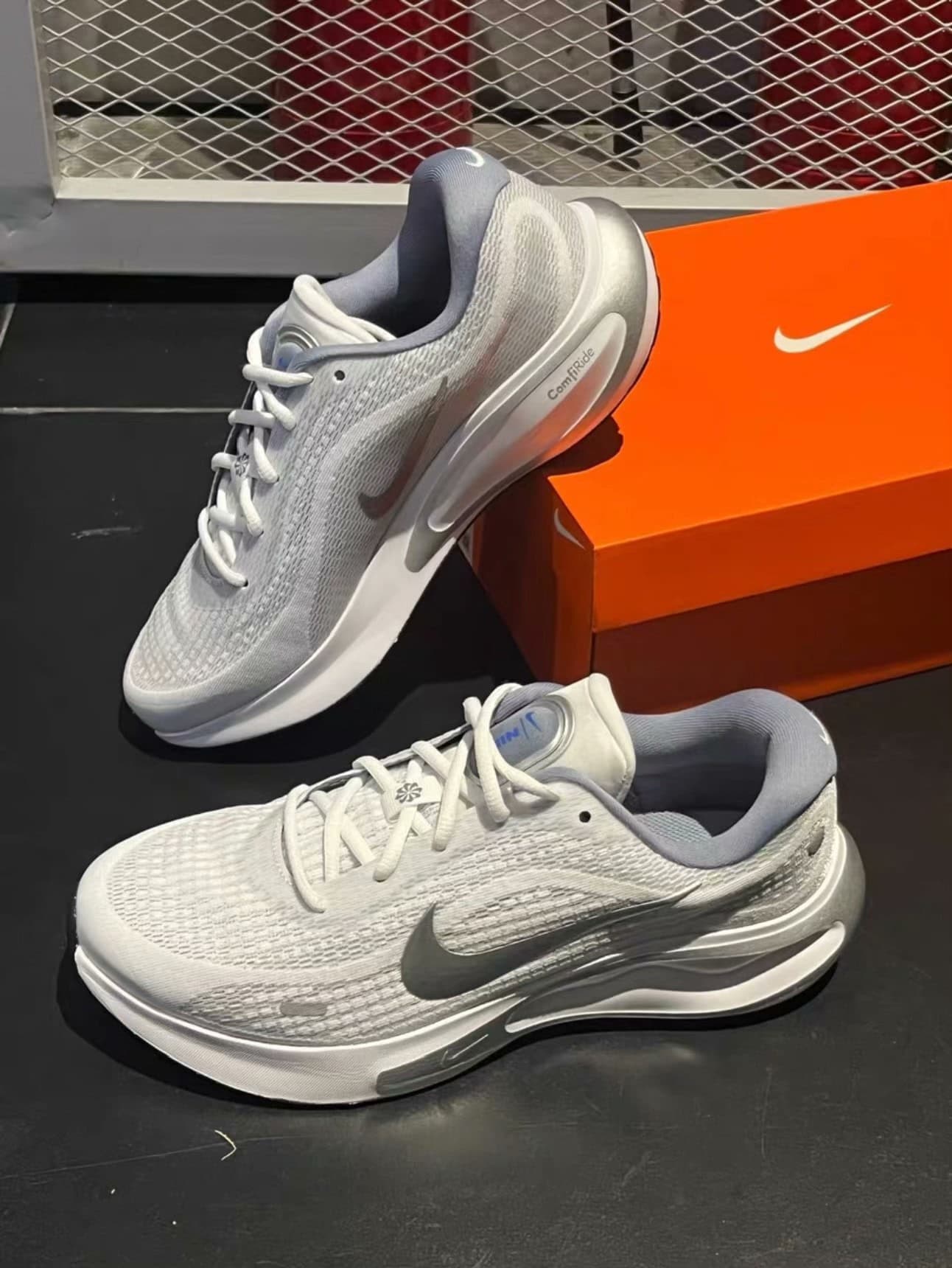 Спортивная обувь Nike Nike Journey Run удобная, универсальная, нескользящая и устойчивая