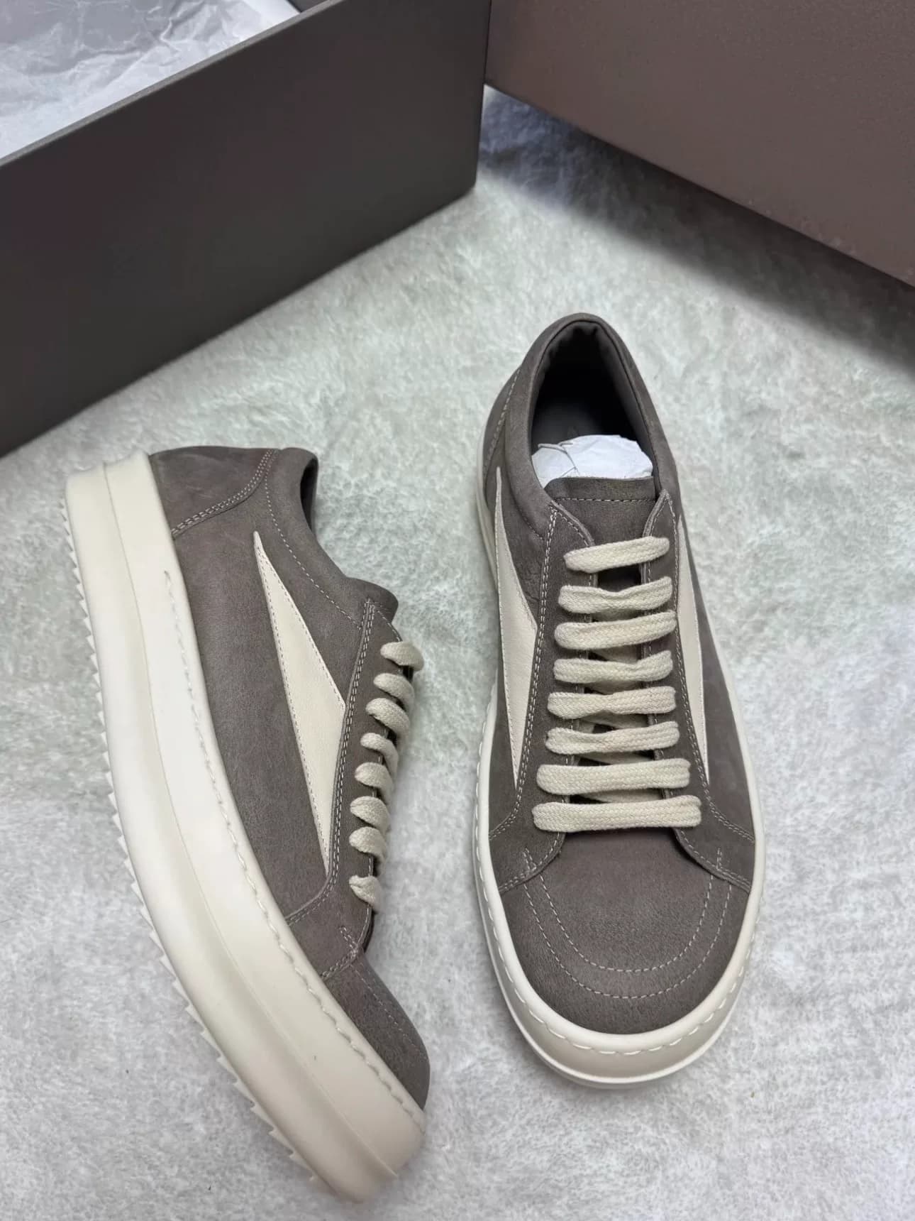 Мужские кроссовки RickOwens 24ss серо-коричневого цвета в стиле old money