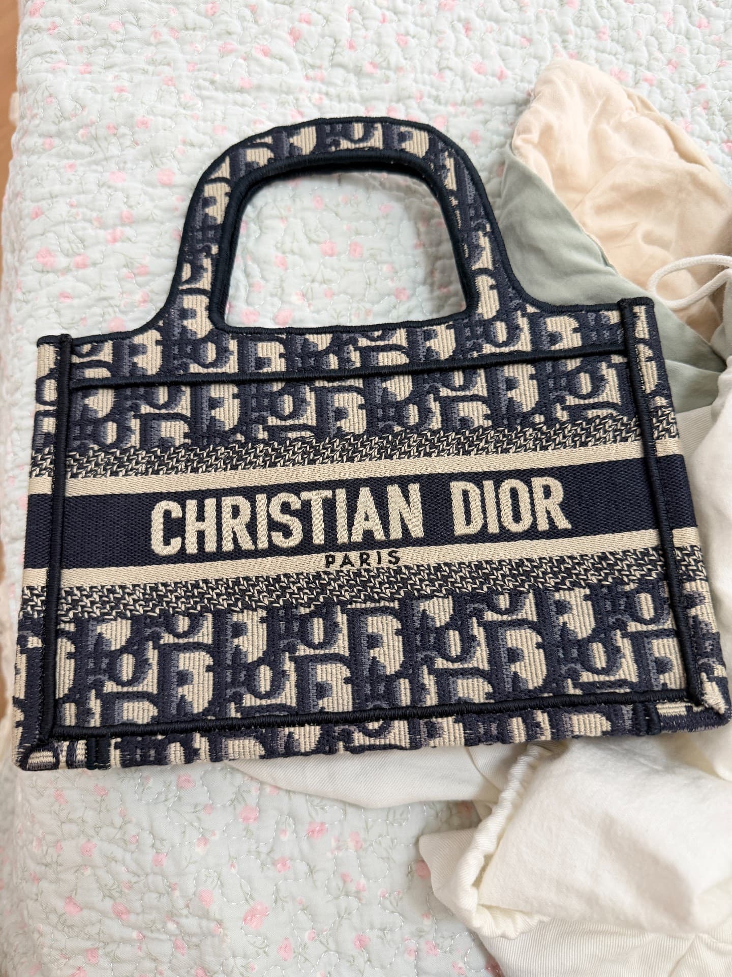 Мини-сумка Dior, совершенно новая, не использованная, не портит вторую роскошь