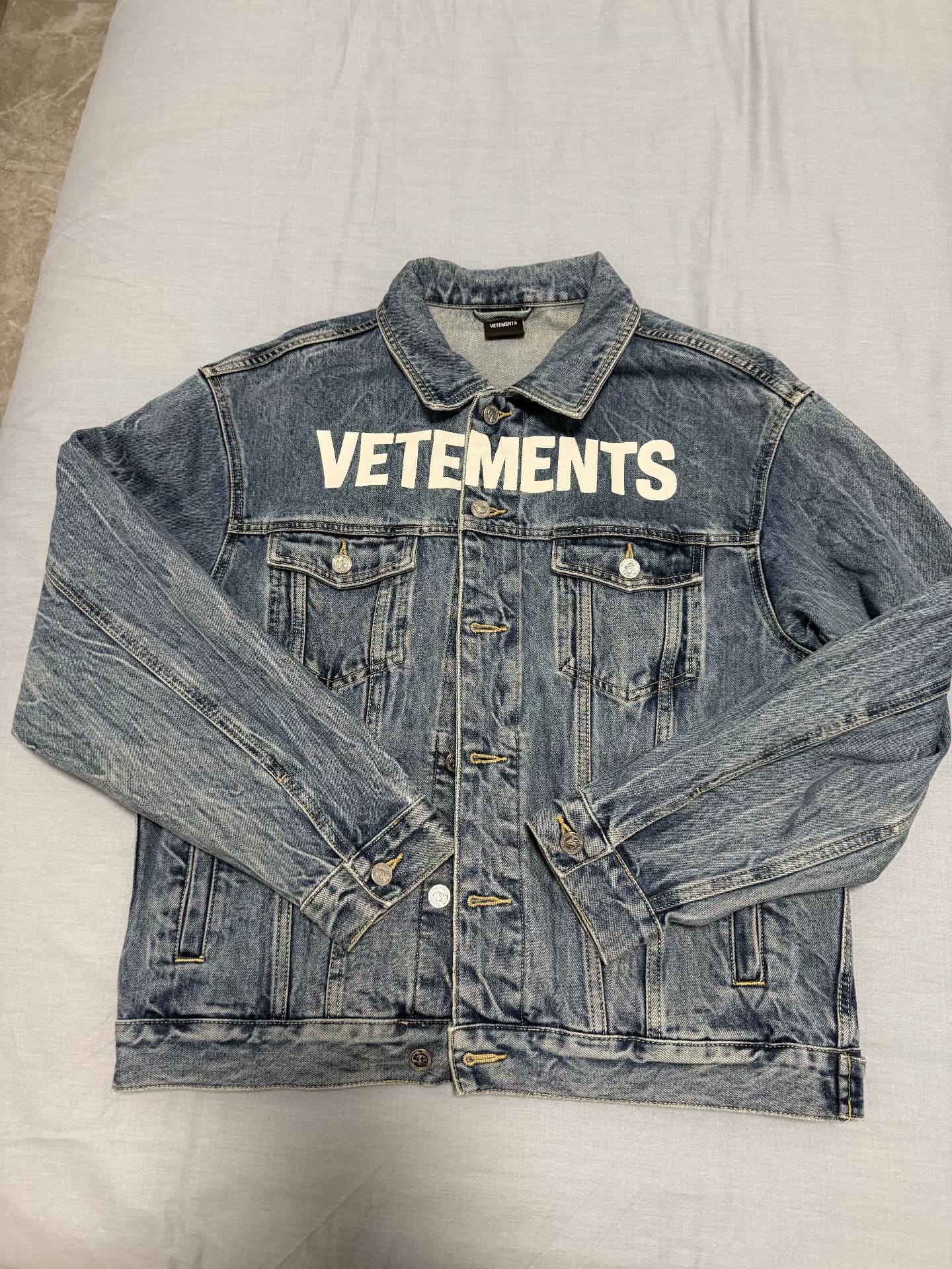 Новые товары ранней осени от VETEMENTS, стиранные и поношенные джинсовые куртки с принтом для мужчин и женщин, парные куртки из коровьей кожи