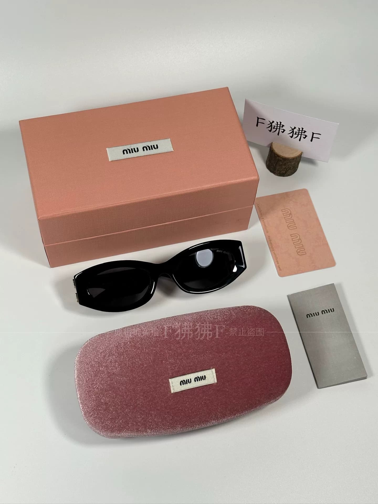 【серия miu miu11w】 Солнцезащитные очки Miaomiao серии SMU11W уже в наличии на складе