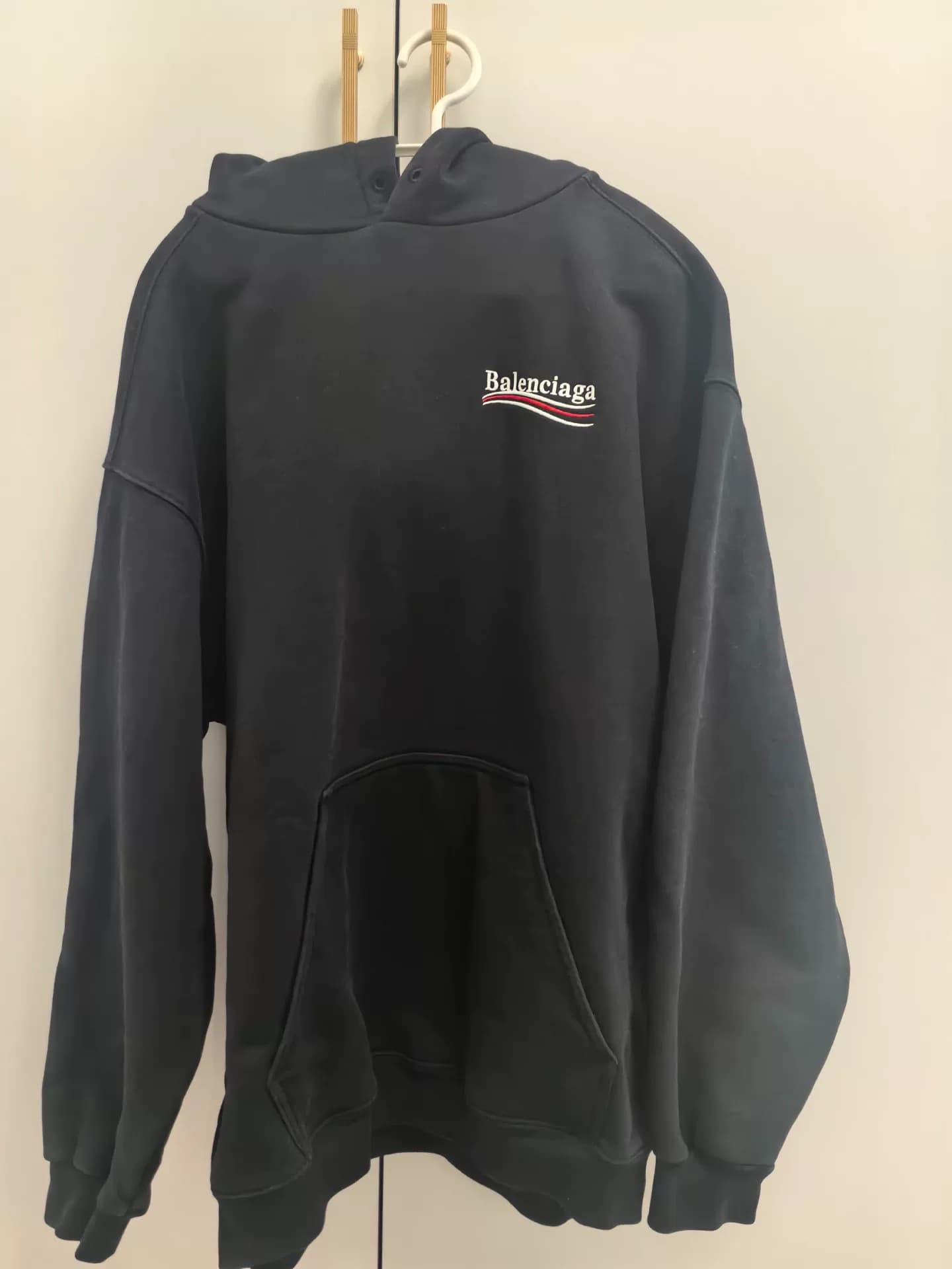 Свитер с капюшоном Balenciaga Cola