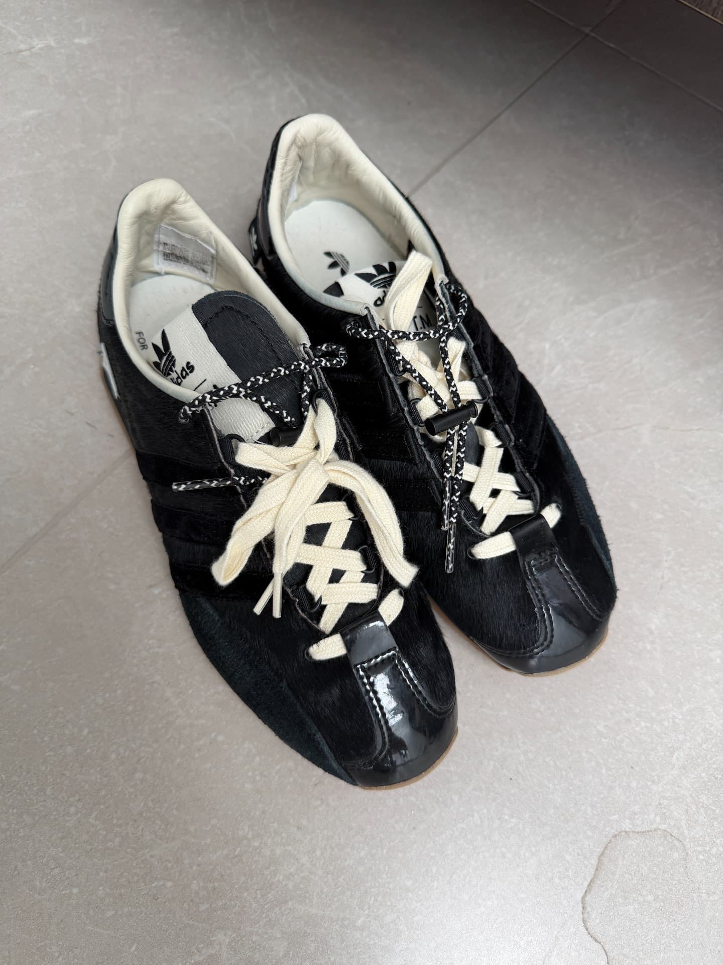 Песня Adidas x для кобрендовой обуви Mute,