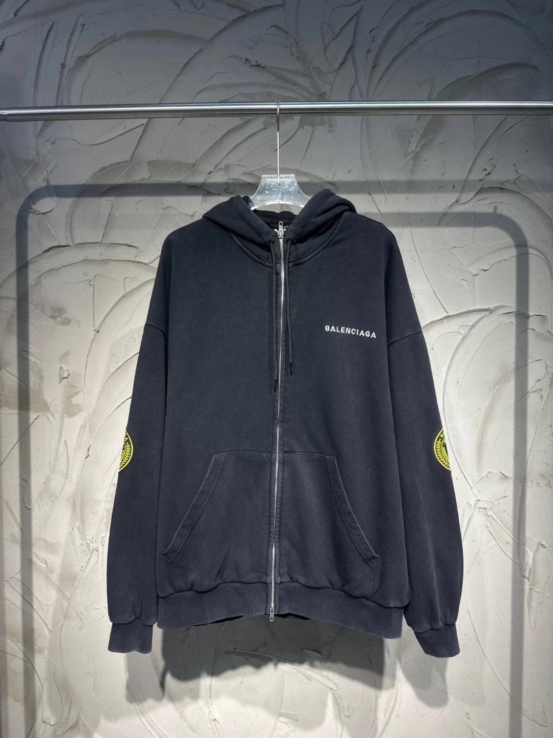 Balenciaga new BLCG2025 ранняя осень Balenciaga и Манчестер Юнайтед