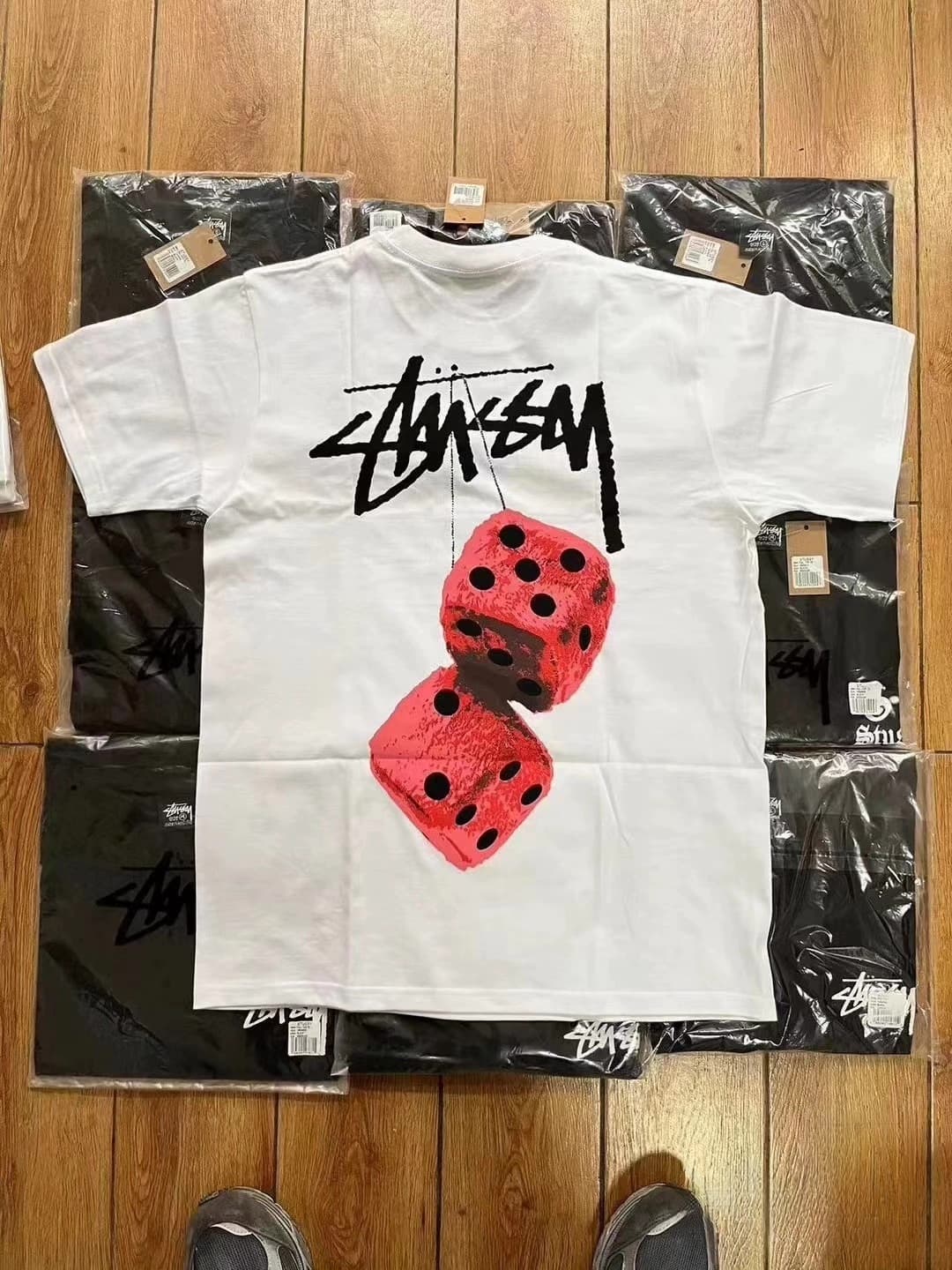 Оригинальные кубики Stussy SS22 серии Fuzzy Dice