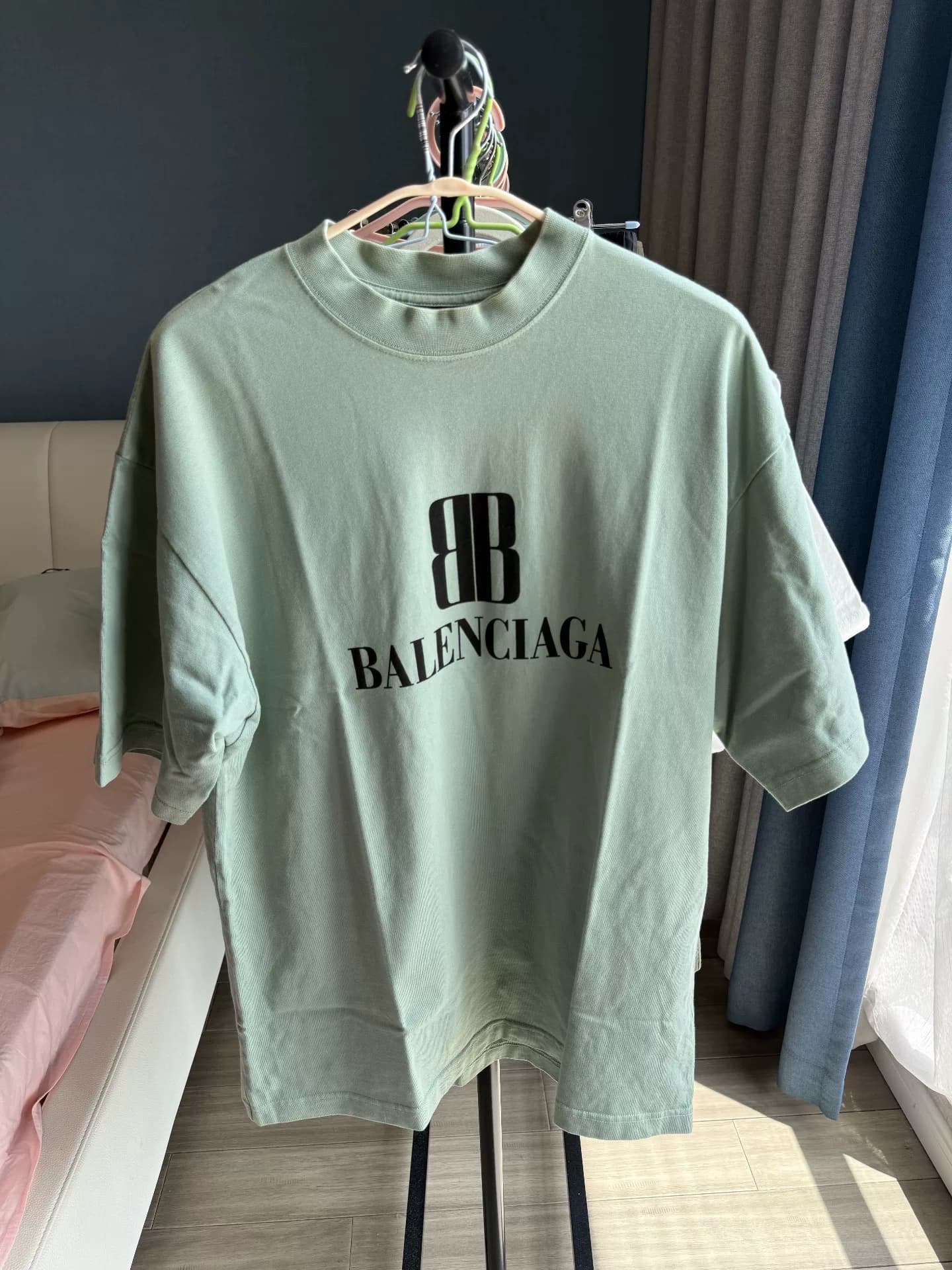 Balenciaga мужская футболка с короткими рукавами и воротником-стойкой Balenciaga letter зеленого цвета