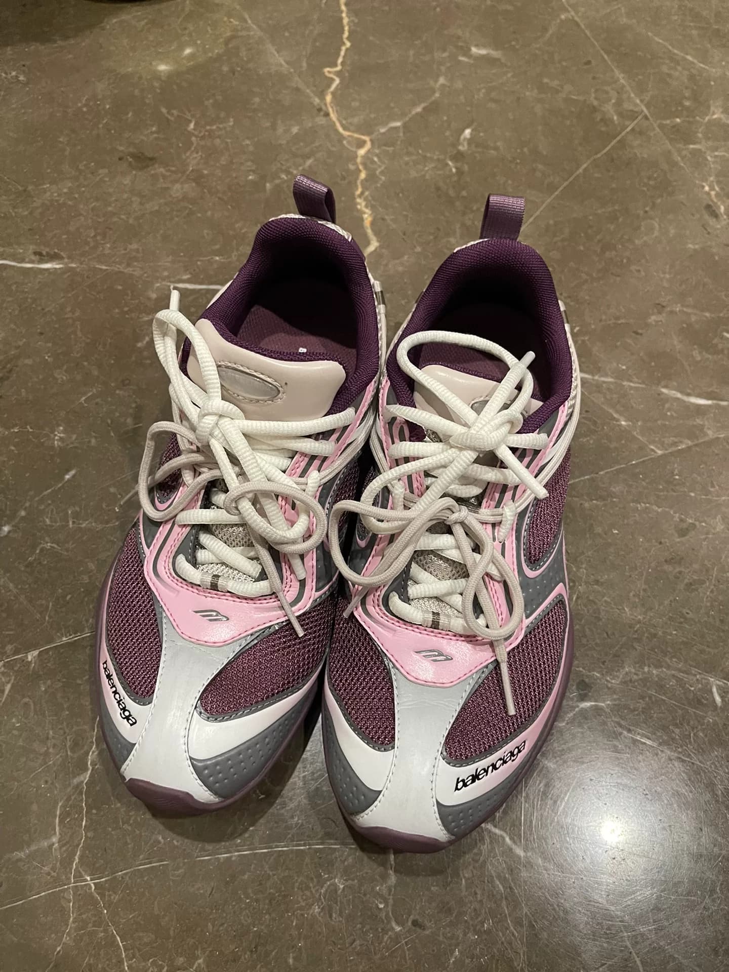 Balenciaga Женские кроссовки Balenciaga Radar 38-го размера