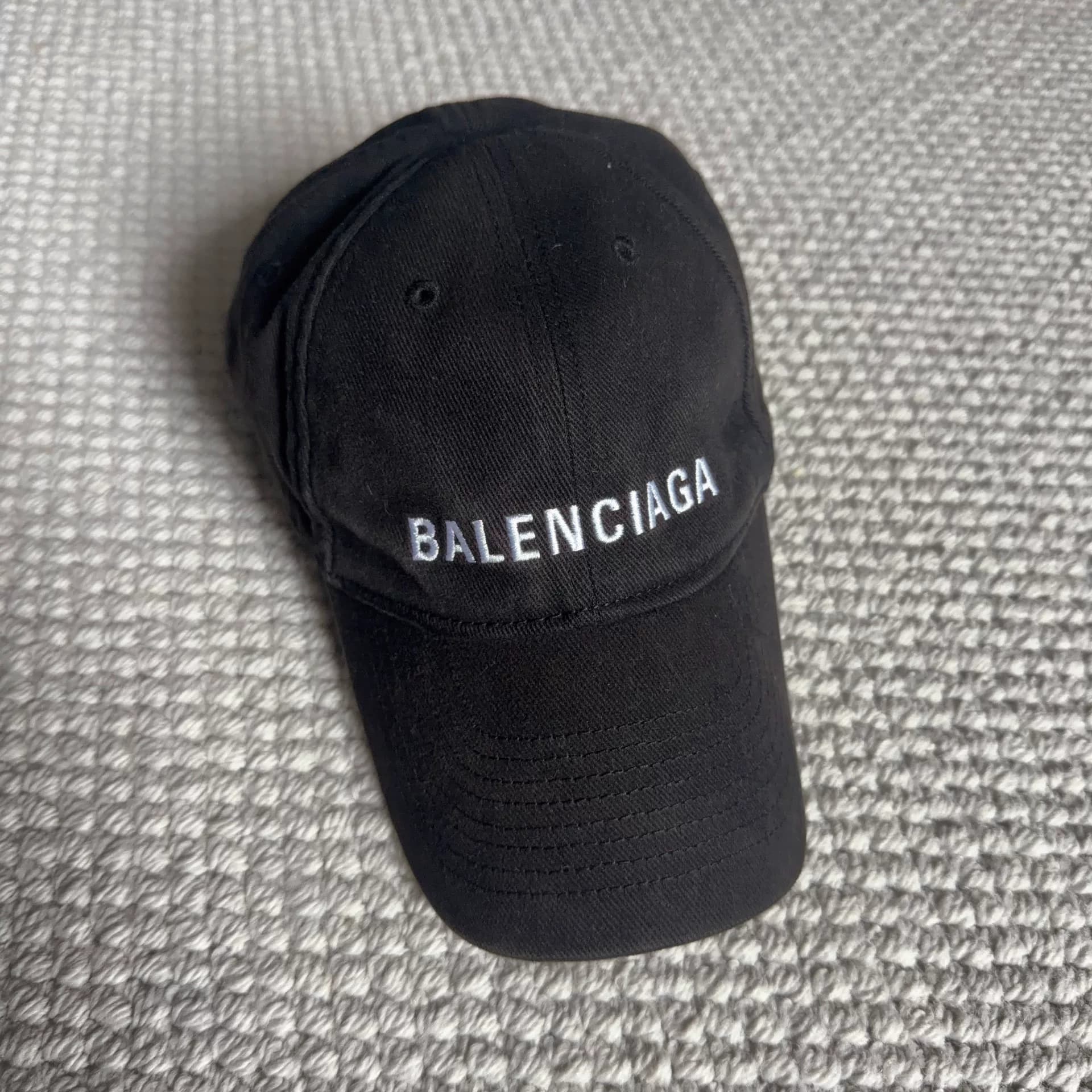 Balenciaga Вышитый логотип Balenciaga Классический, но не Унисекс