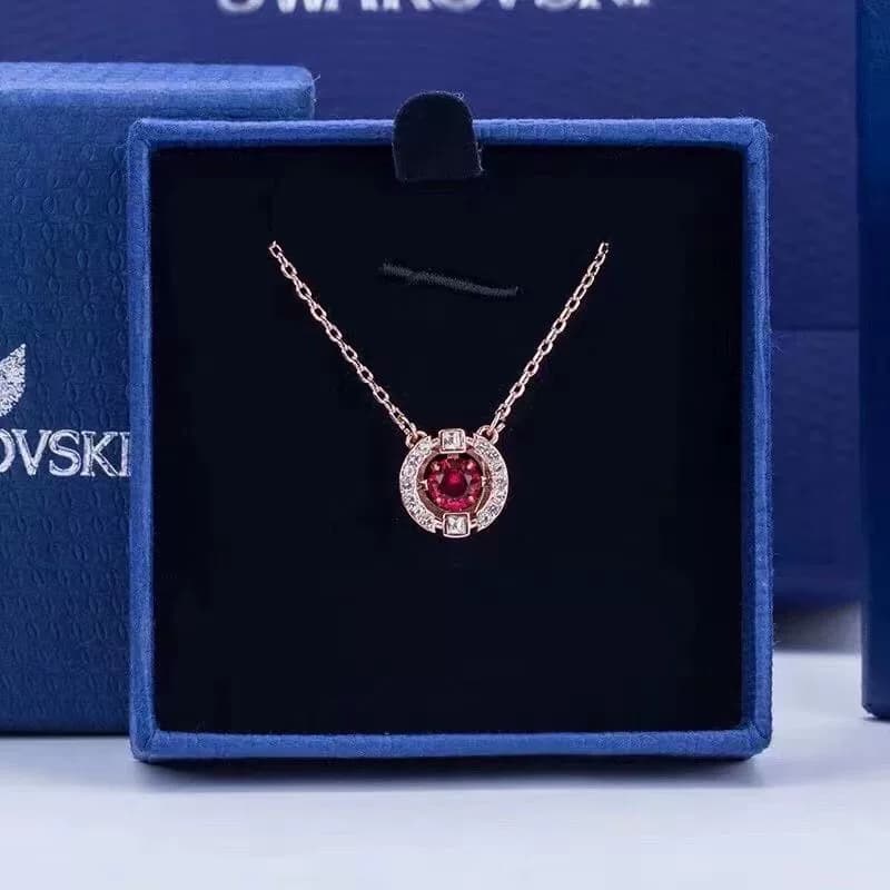 SWAROVSKI/Красный замок Swarovski с бьющимся сердцем