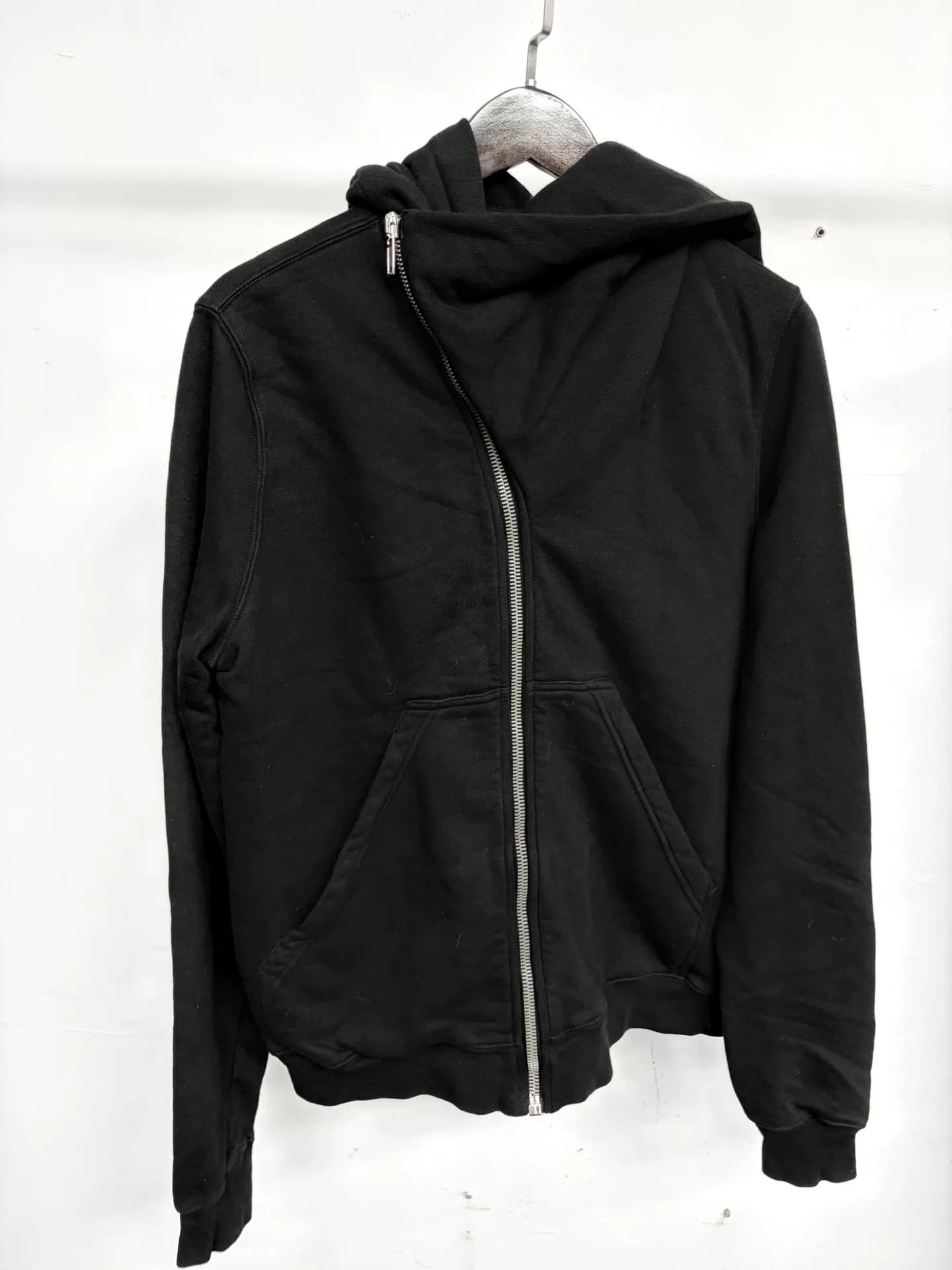 Шляпа волшебника с диагональной молнией RICKOWENS DRKSHDW RO, черная, с капюшоном