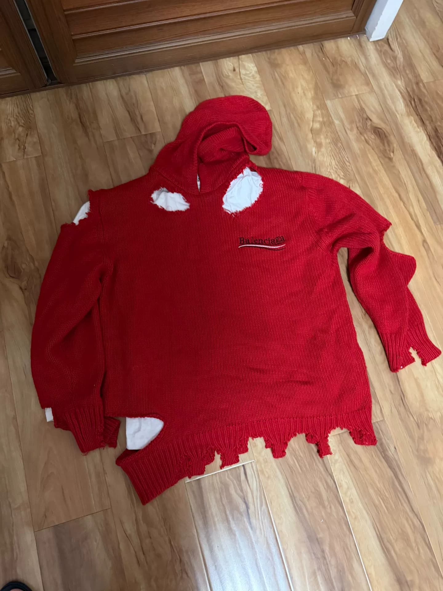 Balenciaga Красная трикотажная толстовка с капюшоном Balenciaga, с капюшоном на груди