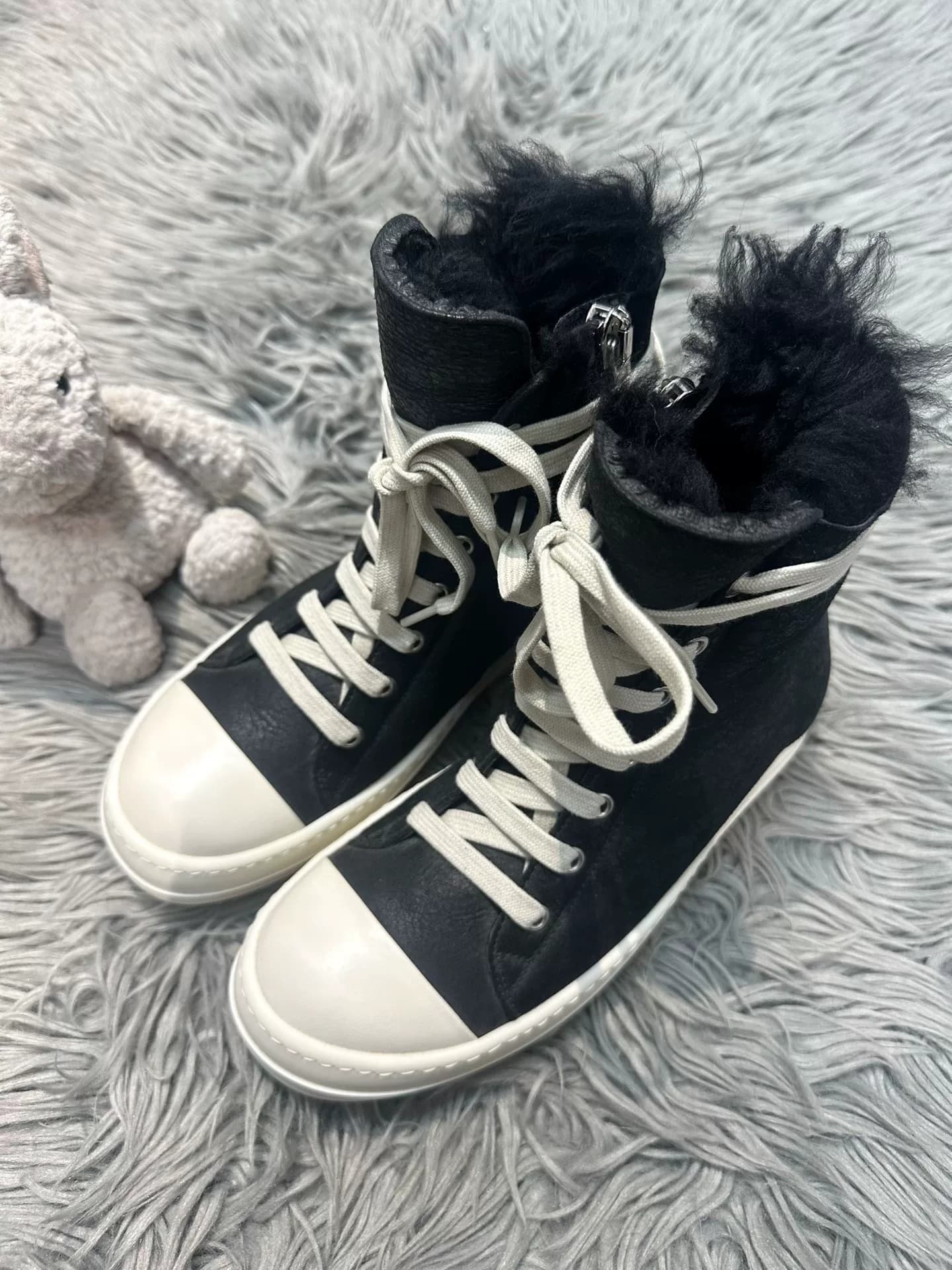 Классические черно-белые кроссовки converse ro main line с высоким берцем от Rick owens из овчины