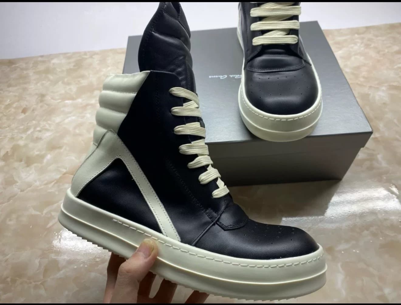 Мужская и женская обувь с высоким берцем из воловьей кожи Rick Owens RO с высоким берцем из воловьей кожи Rick Owens RO с высоким берцем из воловьей…