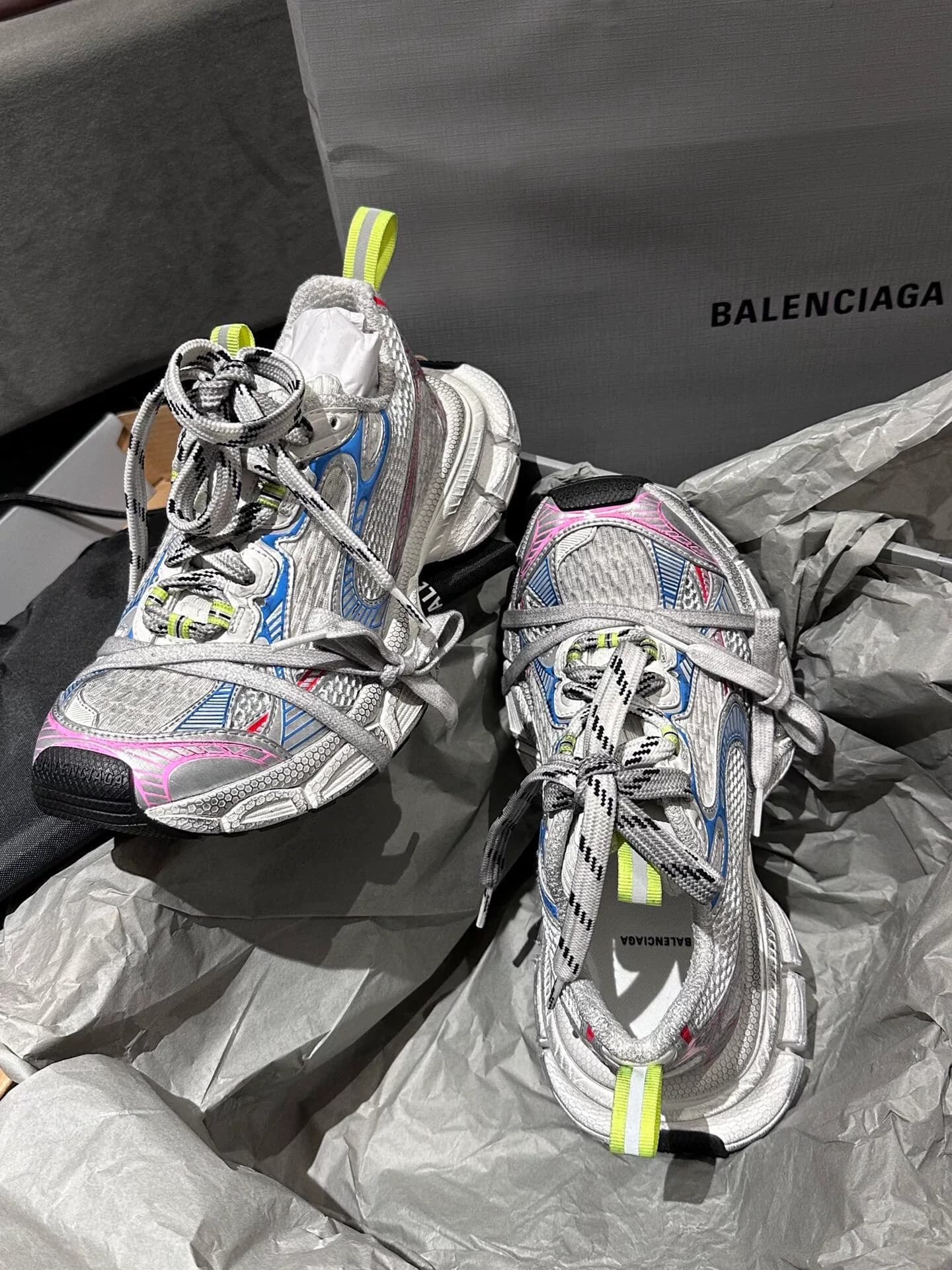 Balenciaga Баленсиага 3XL из сетчатой ткани на шнуровке с глубоким вырезом