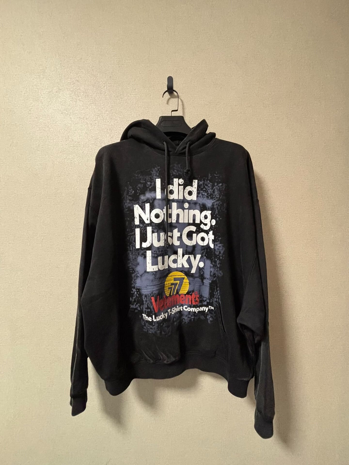 Vetements Счастливая толстовка с капюшоном Охранника