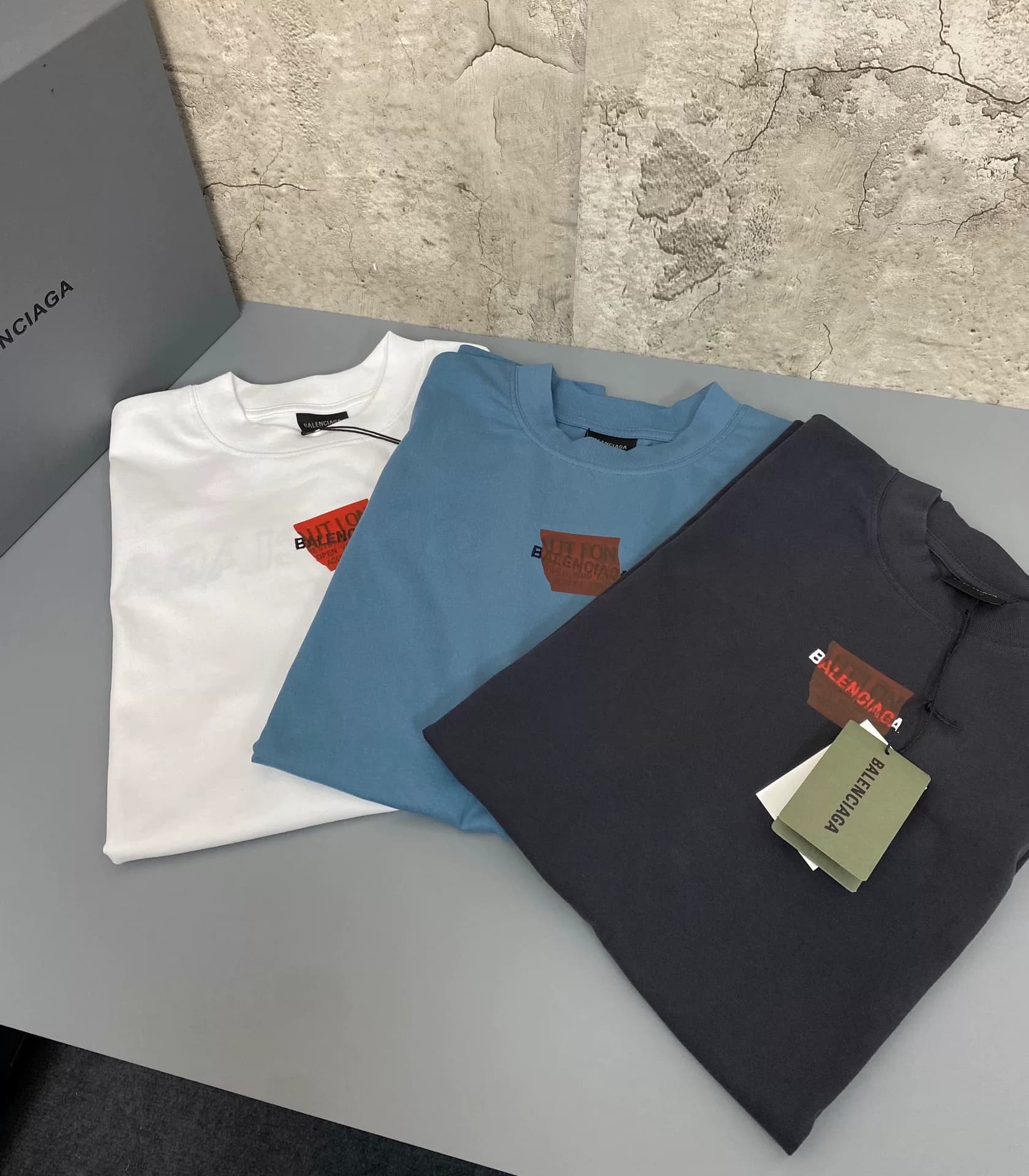 Свободная футболка с короткими рукавами, вышитая лентой Balenciaga, свободного кроя от Gao Ding out Balenciaga