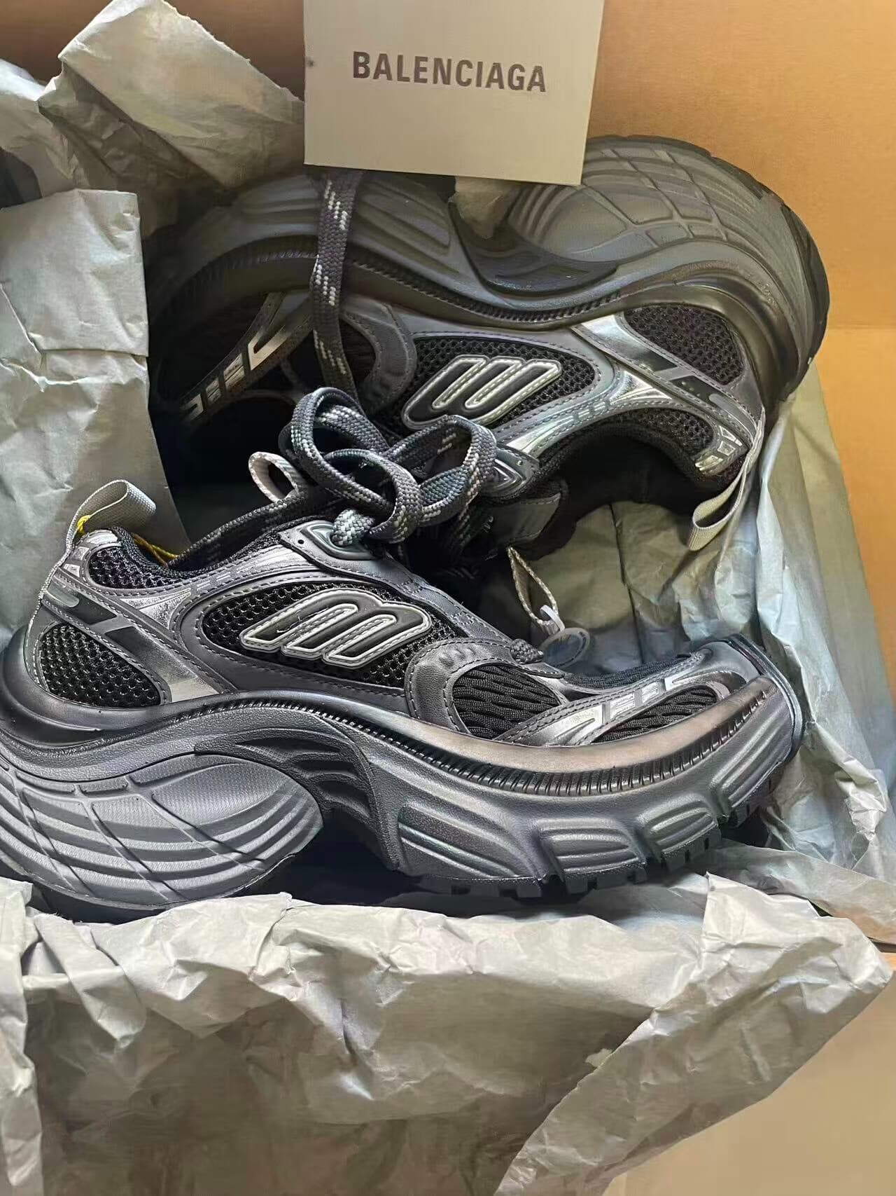 Кроссовки Balenciaga Balenciaga 6XL на шнуровке и толстой подошве для транспортировки