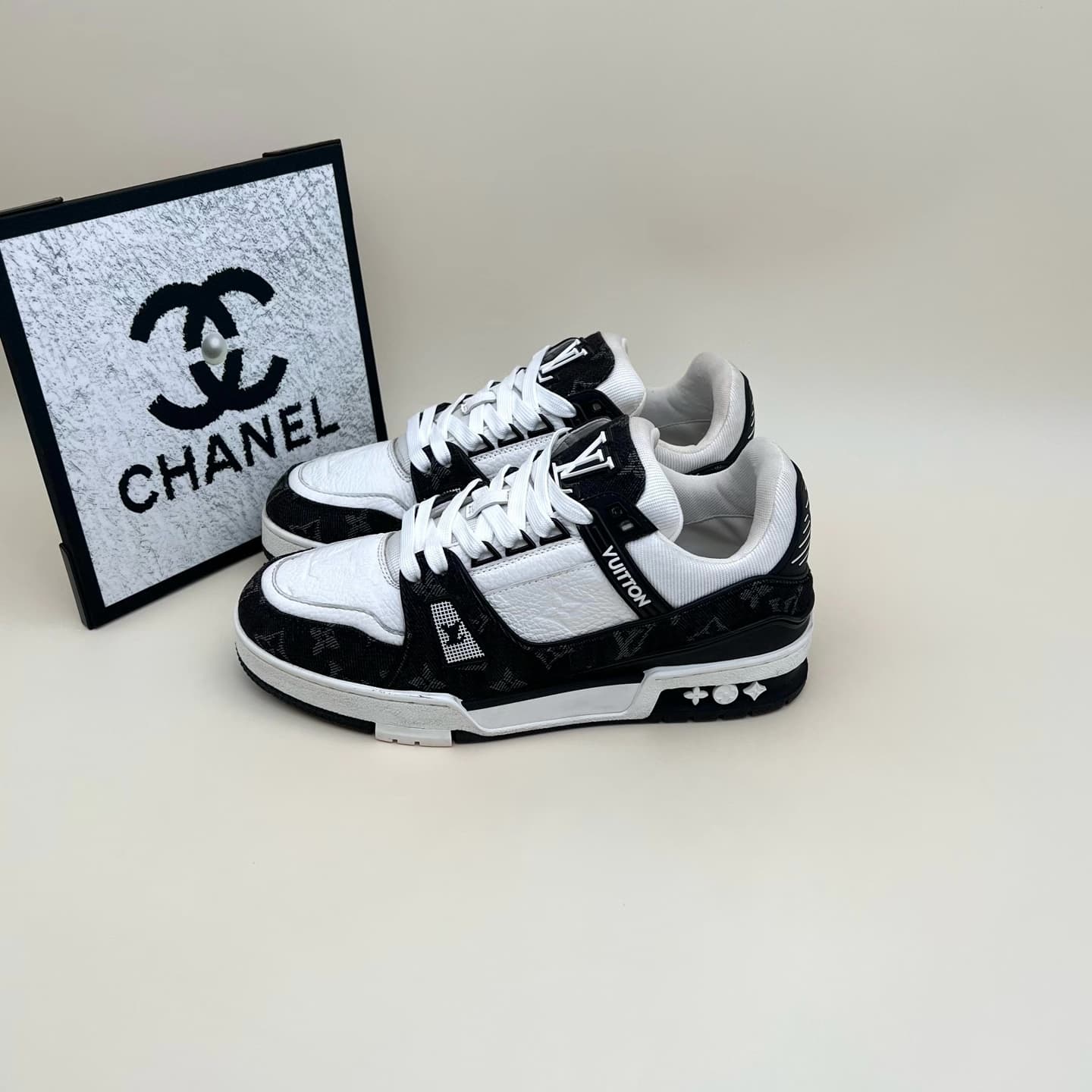 Джинсовая ткань LV Trainer черно-белая, 38,5 ярдов, отличный цвет, 399