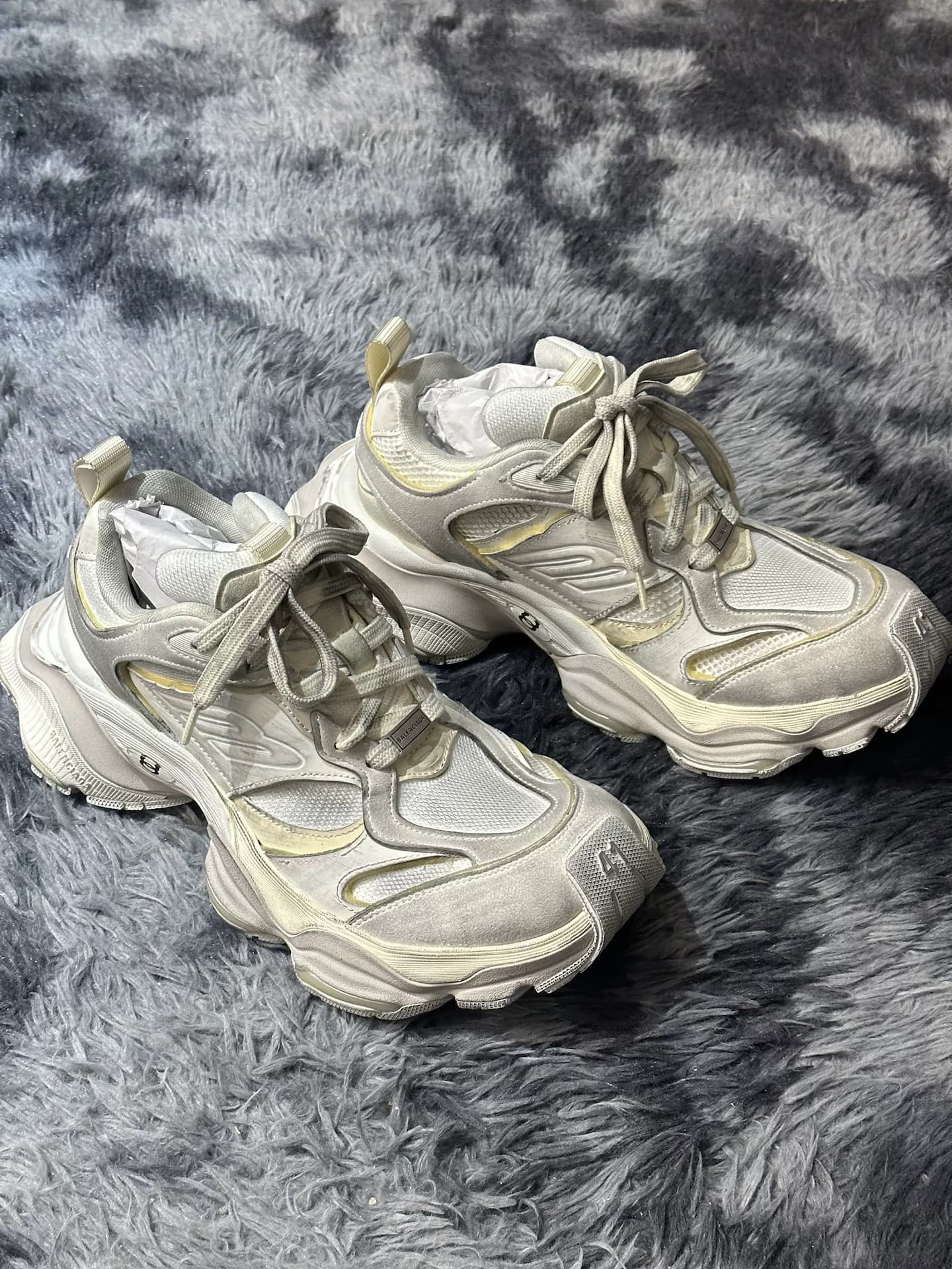 Время загрузки грузовой сетки Balenciaga Balenciaga