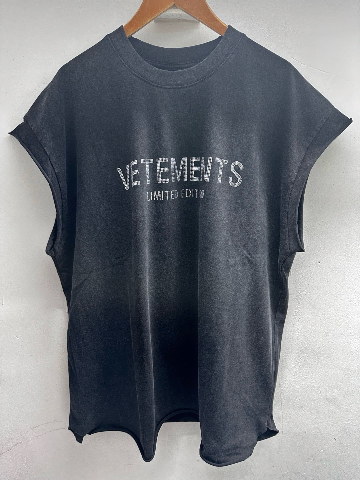 【Жилет-жилетка】 новый стиль vetements, который можно стирать горячим способом, новинка весны и лета 2026 года.