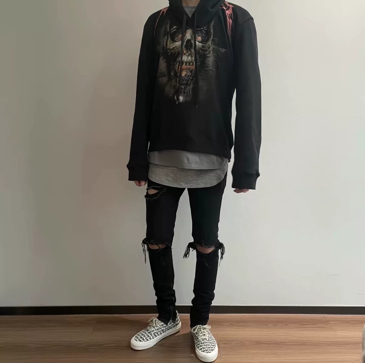 Свитер с подплечником Chef Vetements grimace размера m не пополнился, фасон очень редкий