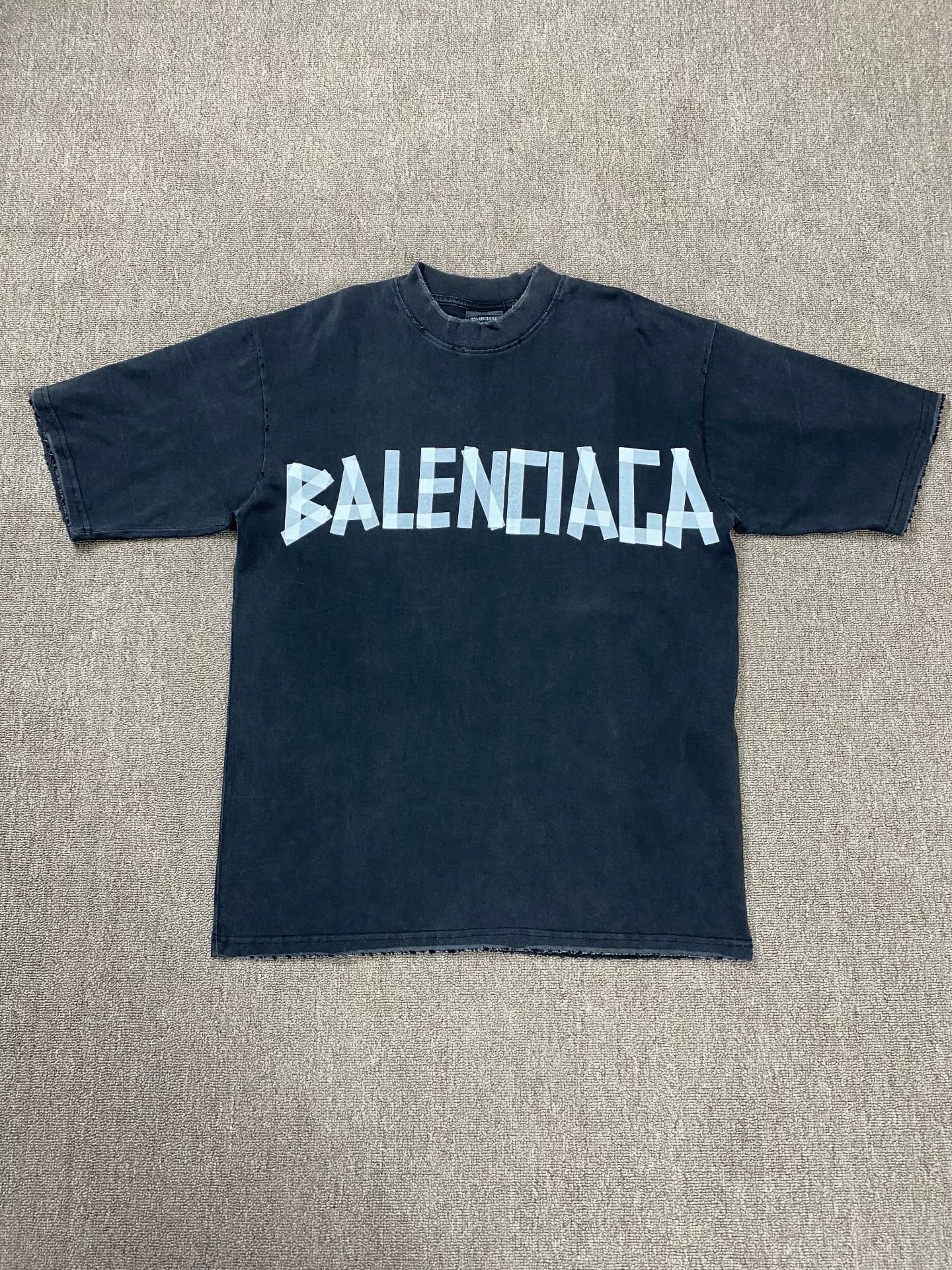Высококачественная футболка с коротким рукавом Balenciaga из маскировочной бумаги Balenciaga с потертым принтом