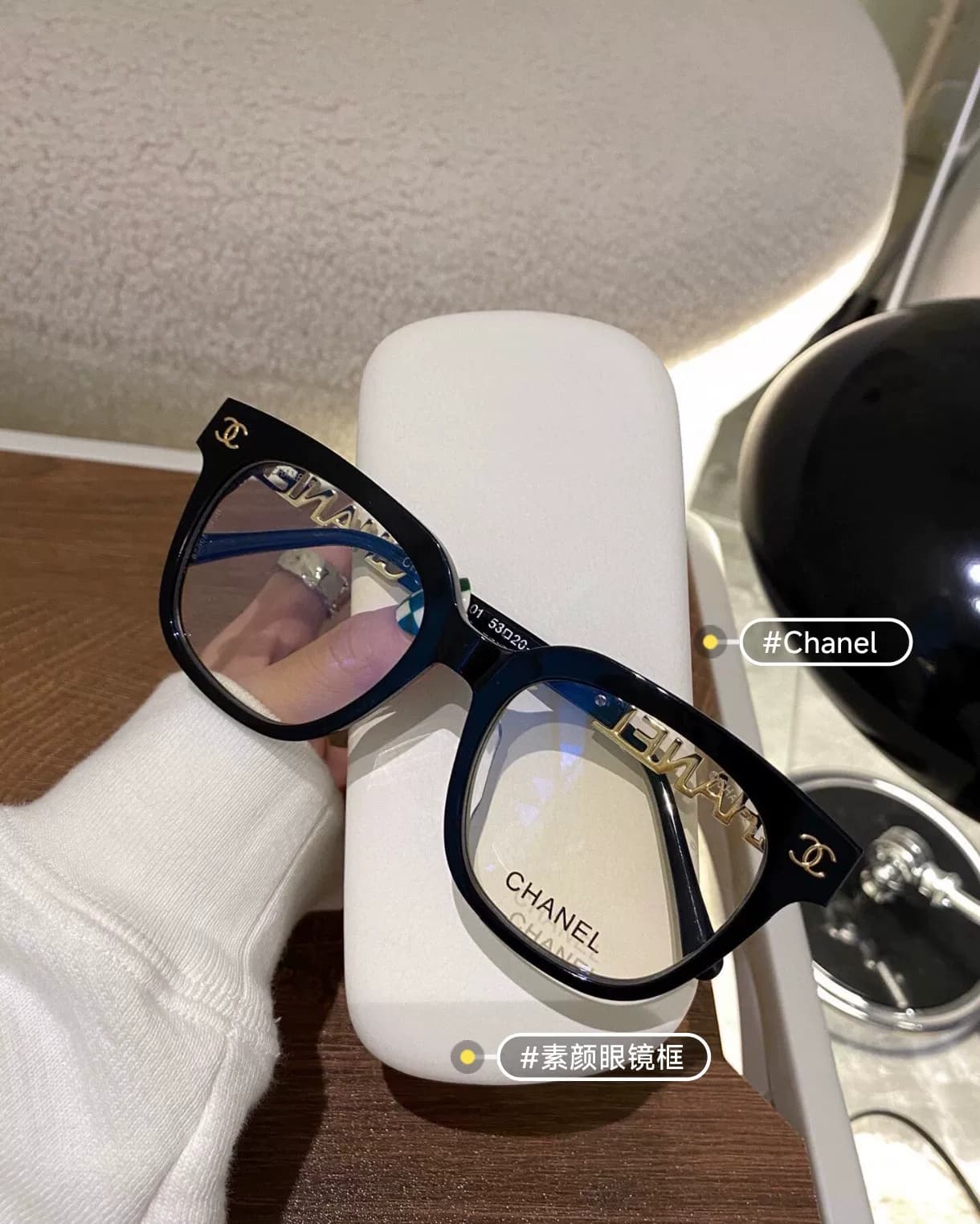 Совершенно новые очки Chanel Chanel CH0748 в простой оправе, черно-золотая цветовая гамма, дужки