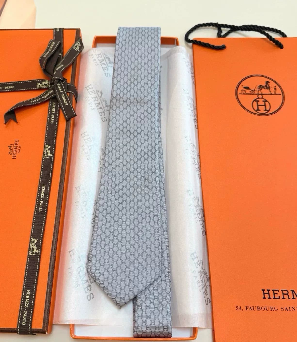 Мужской галстук Hermes по низкой цене
