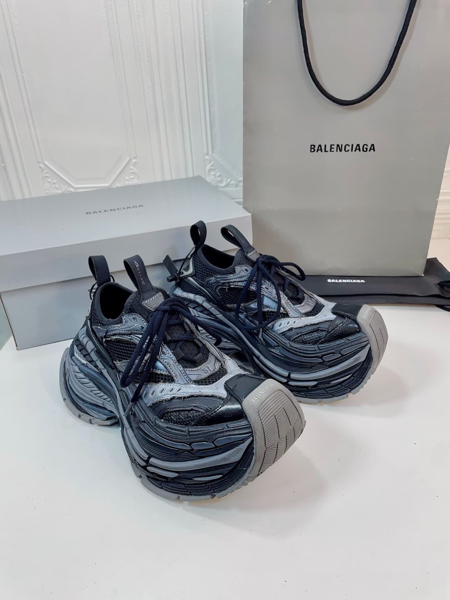 Balenciaga Париж 16XL Pla