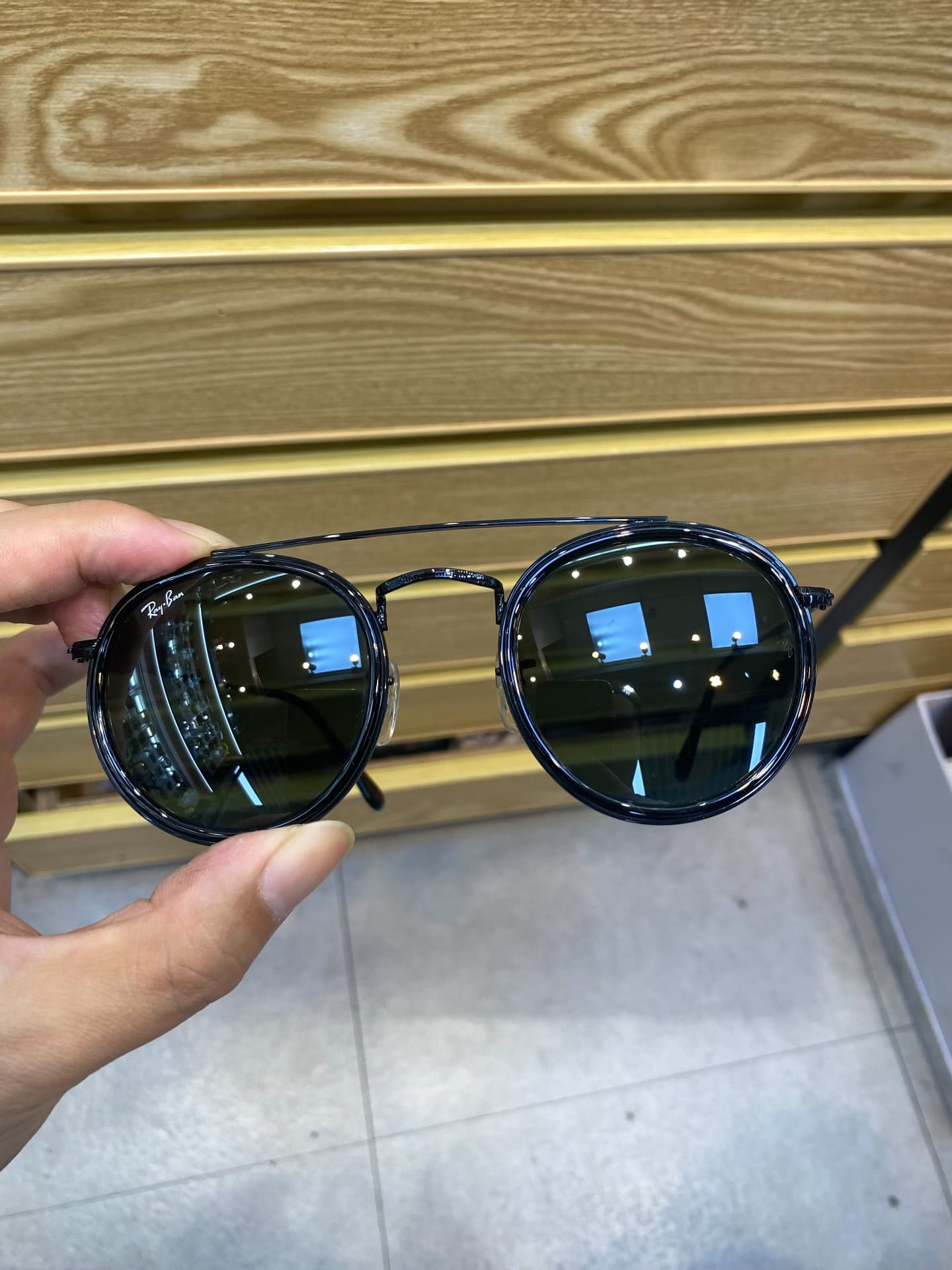 Солнцезащитные очки в ретро-стиле с круглой оправой Ray-Ban RB3647N в оригинальной упаковке с солнцезащитным кремом и защитой от ультрафиолета