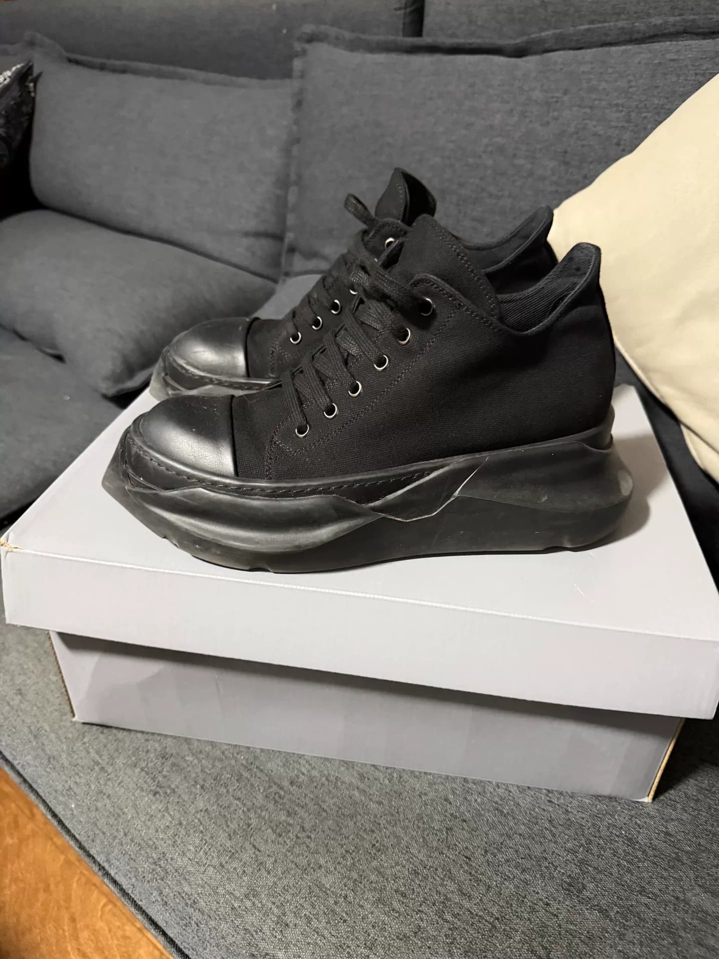 Кроссовки Rick Owens DRKSHDW на танкетке с круглым носком и низким вырезом на шнуровке
