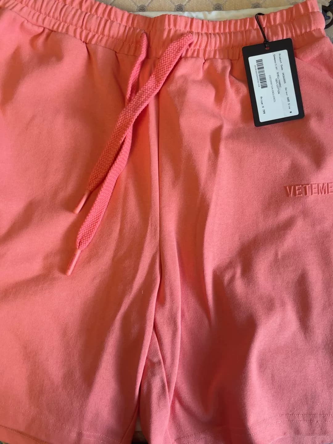 Совершенно новые милые розовые шорты от VETEMENTS, размер M, оригинальные бирки, все есть