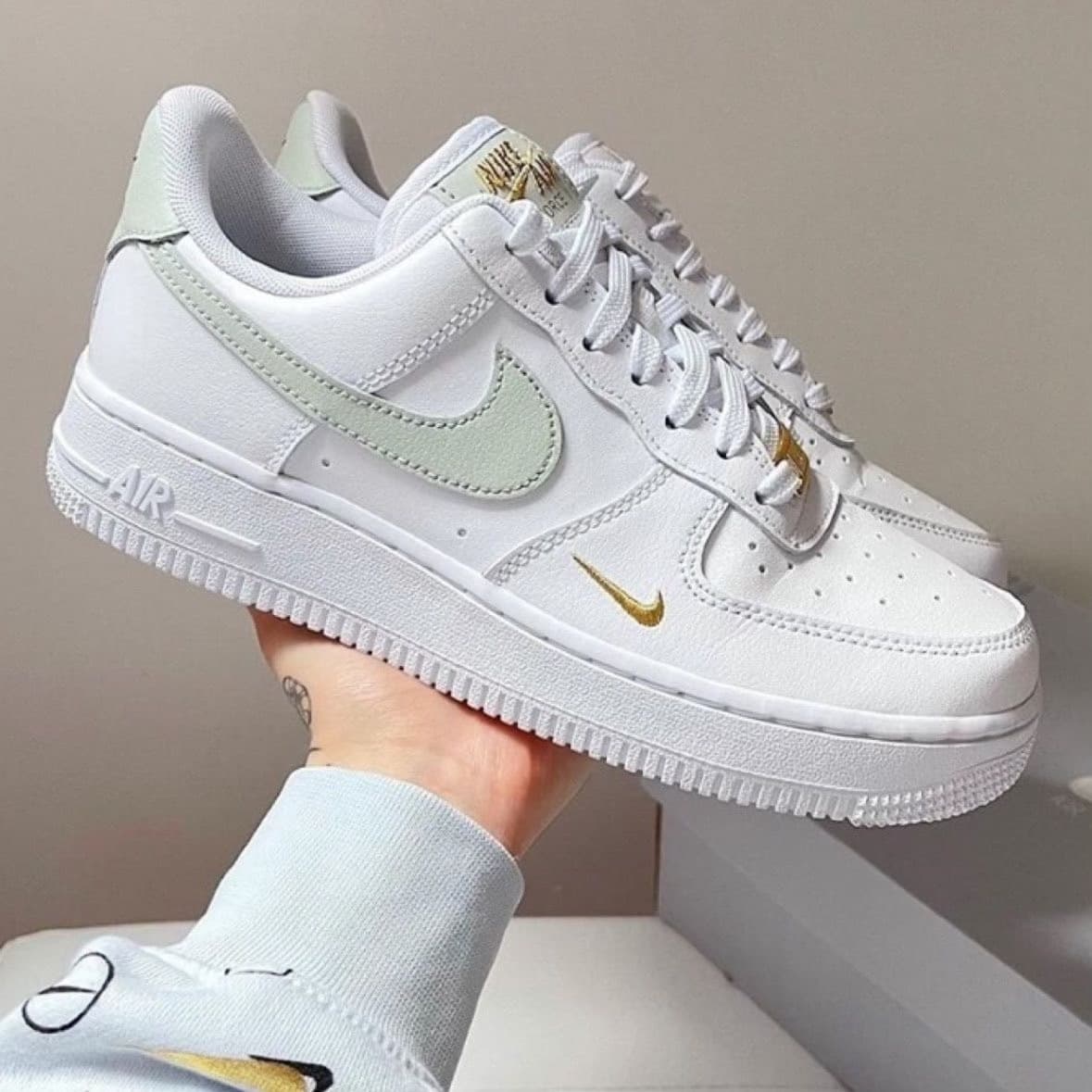 AAAA Air Force One купил по первоначальной цене более 500 долларов, совершенно новые Nike AF1 Air Force One gold